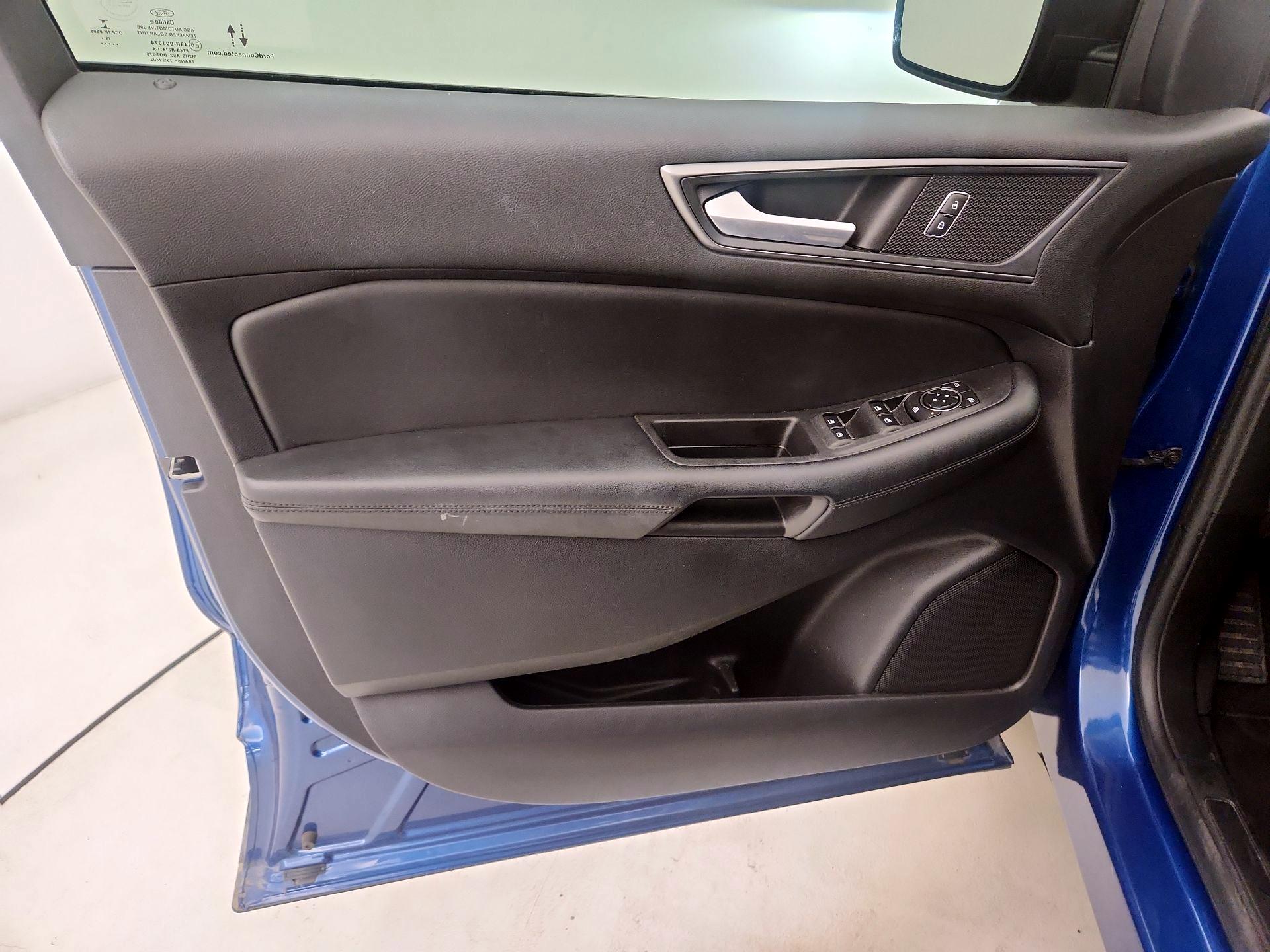 Thumbnail: 2020 Ford Edge - 12