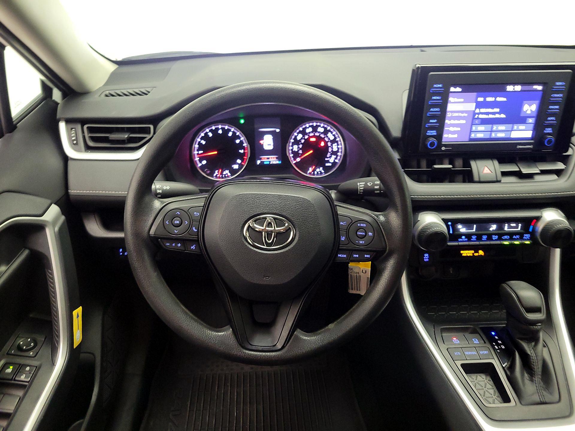 Thumbnail: 2021 Toyota RAV4 - 10