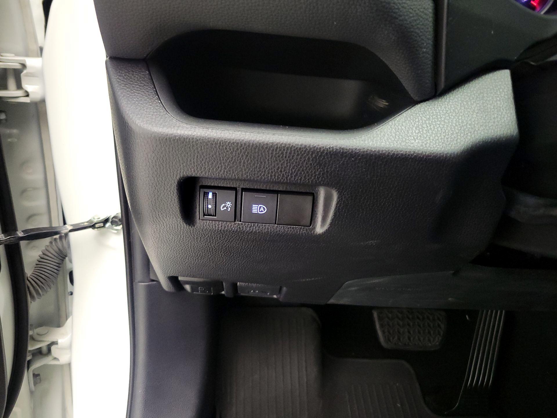 Thumbnail: 2021 Toyota RAV4 - 13
