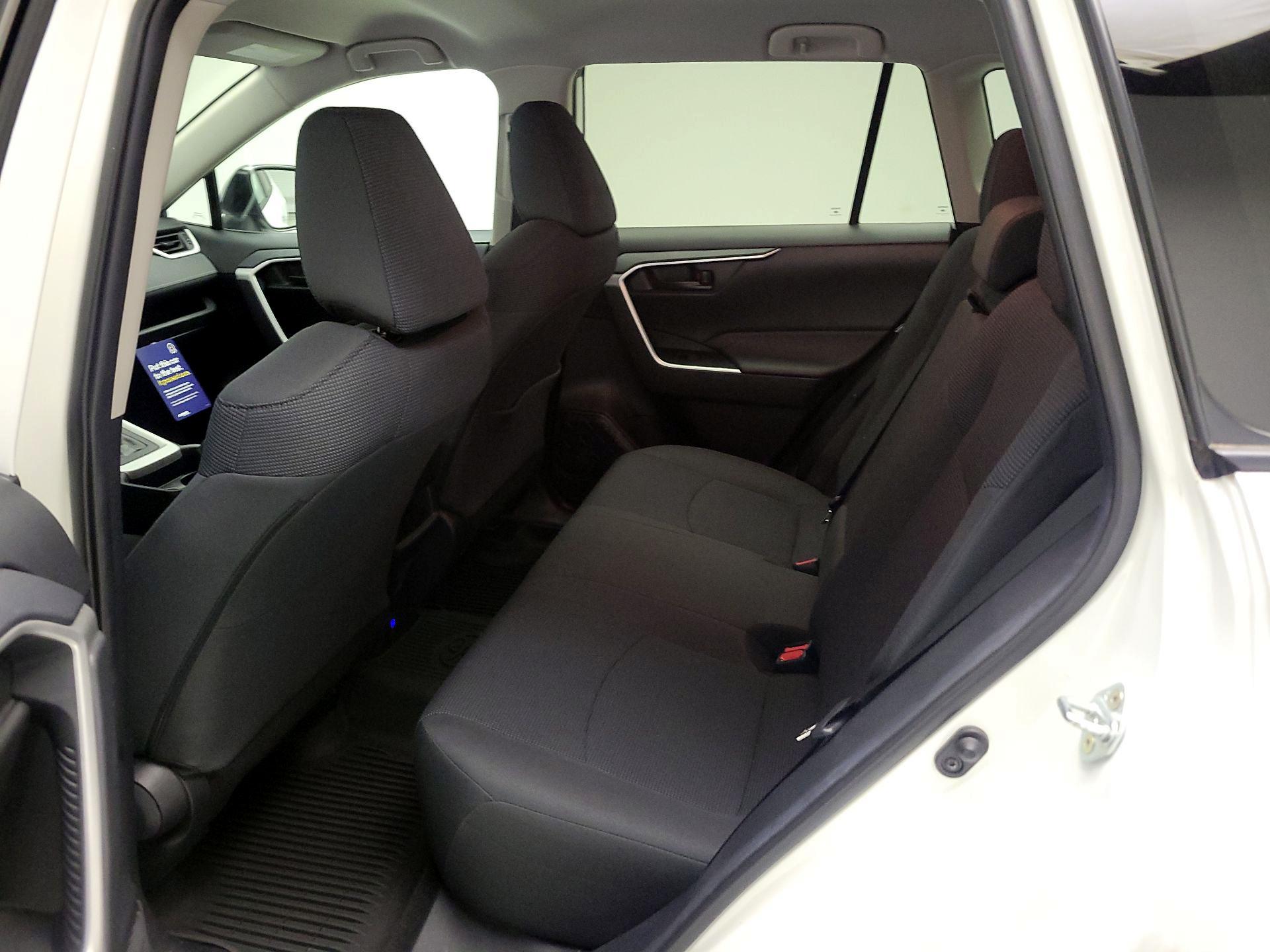 Thumbnail: 2021 Toyota RAV4 - 18