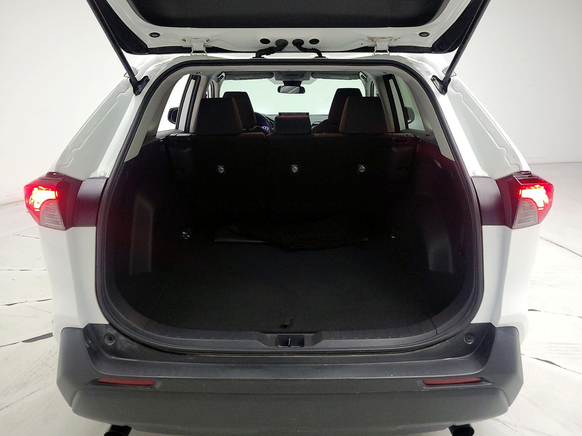 Thumbnail: 2021 Toyota RAV4 - 19