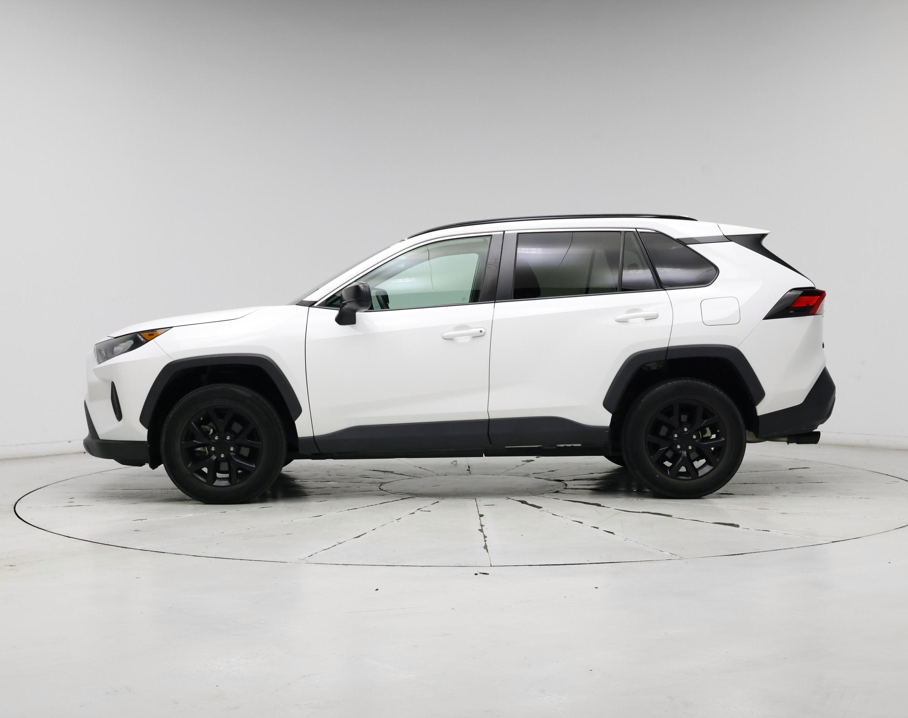 Thumbnail: 2021 Toyota RAV4 - 3