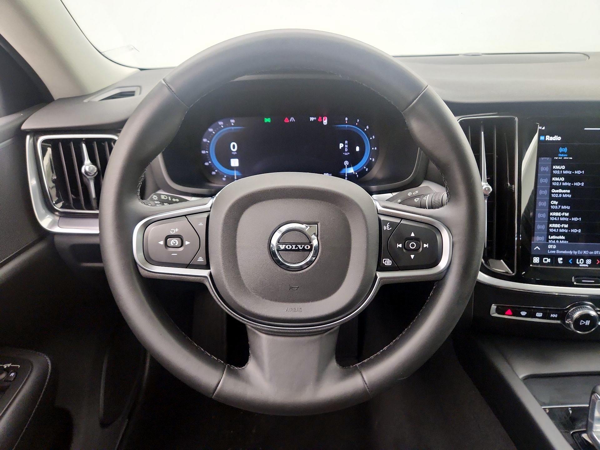 Thumbnail: 2025 Volvo S60 - 10