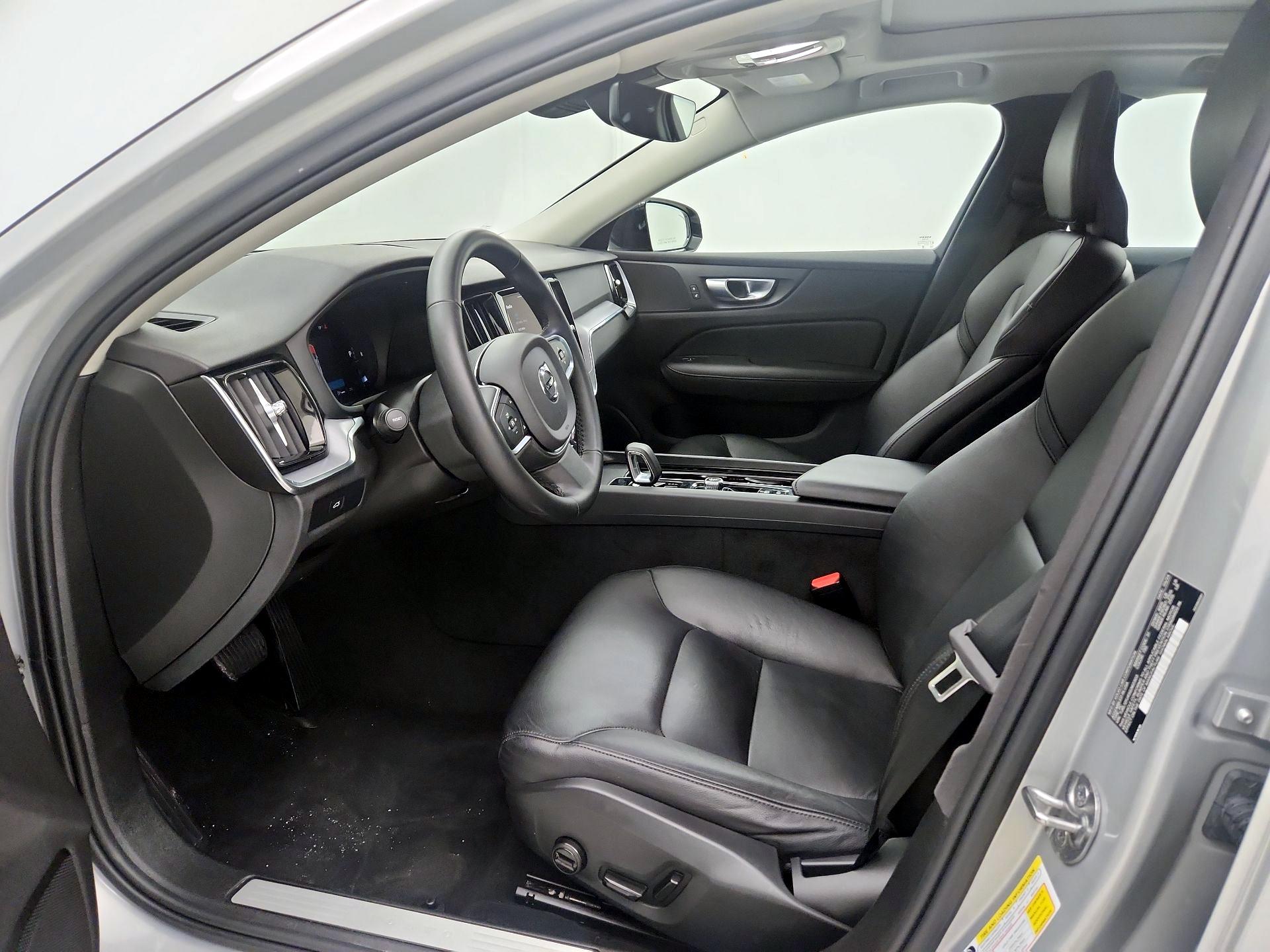 Thumbnail: 2025 Volvo S60 - 11