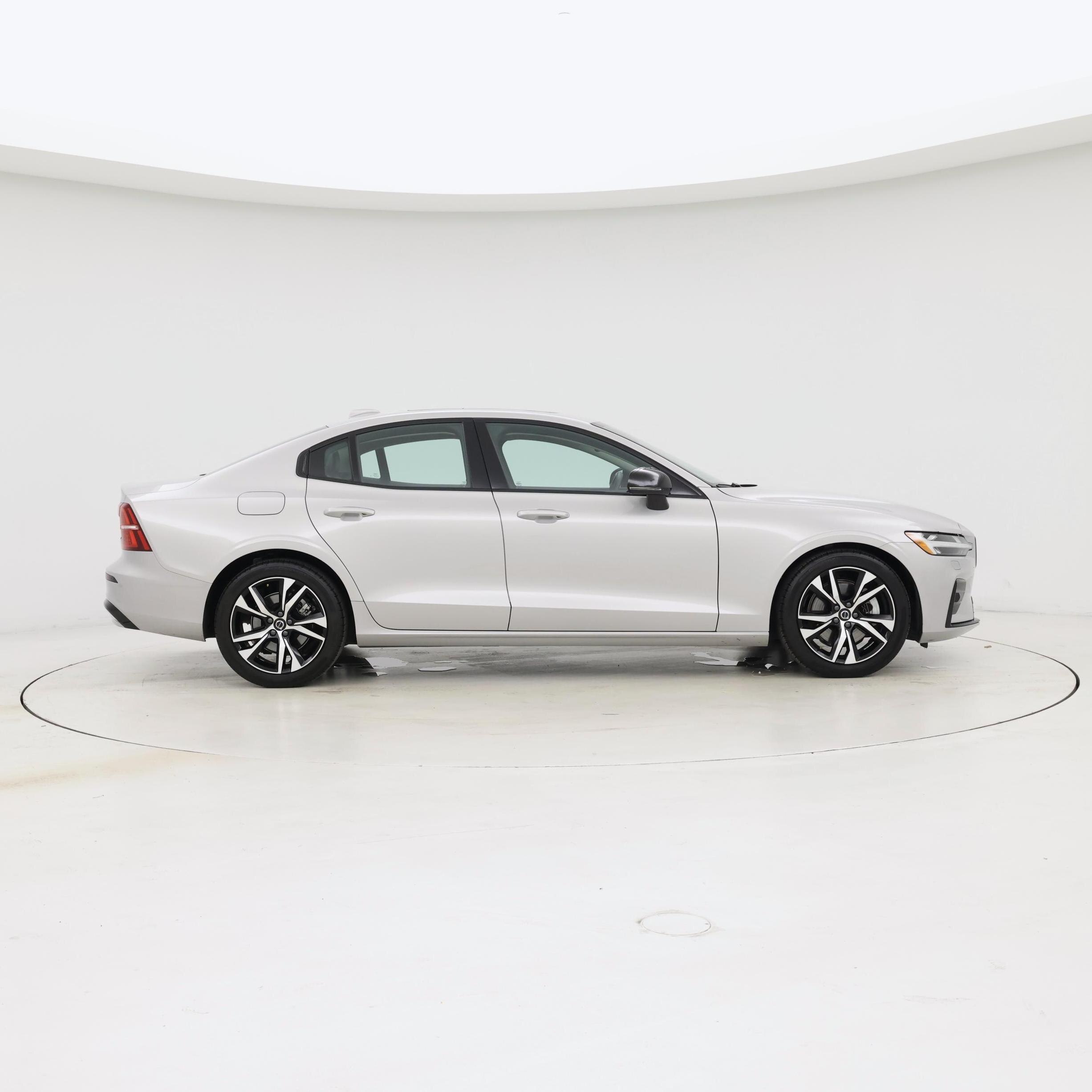 Thumbnail: 2025 Volvo S60 - 7