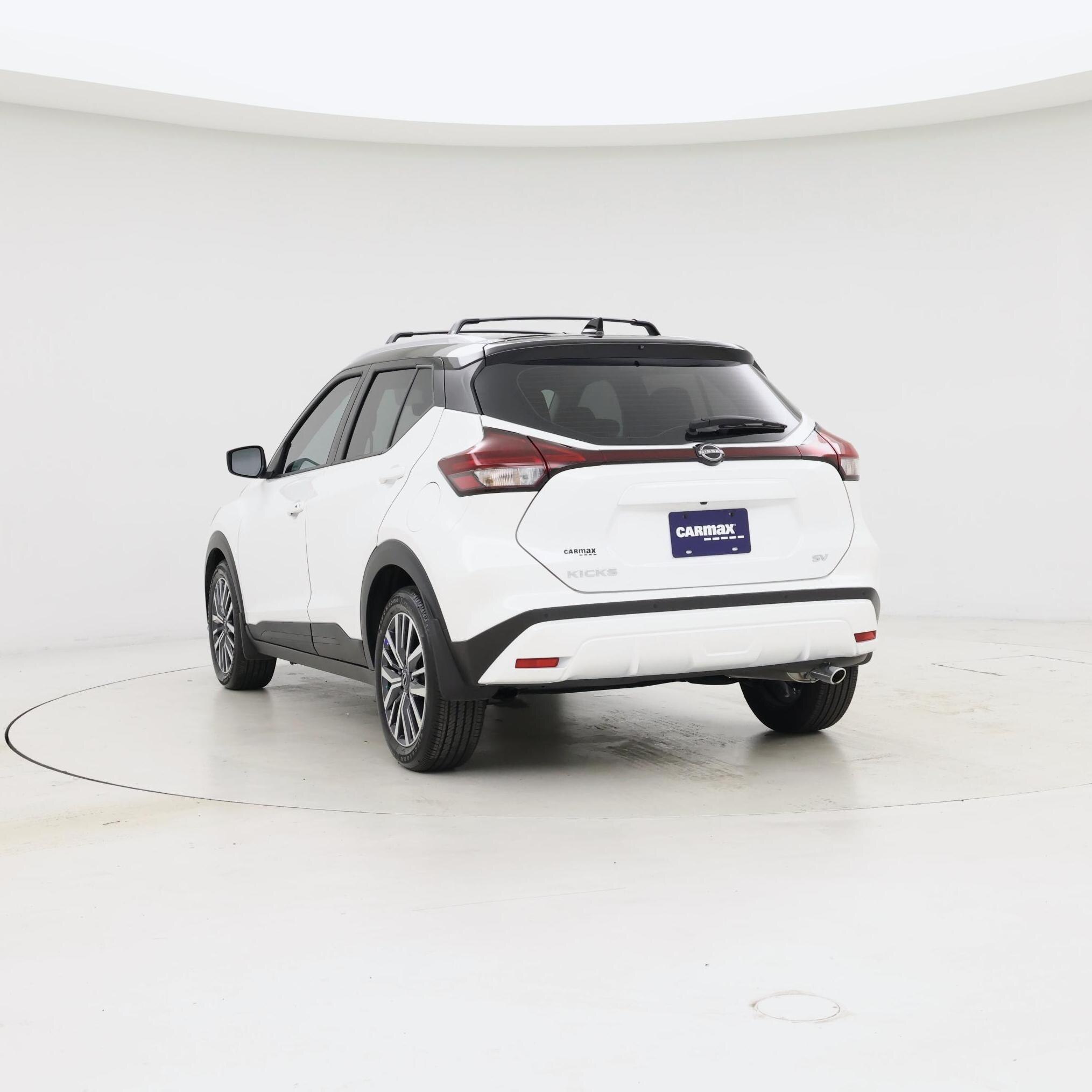 Thumbnail: 2023 Nissan Kicks - 2