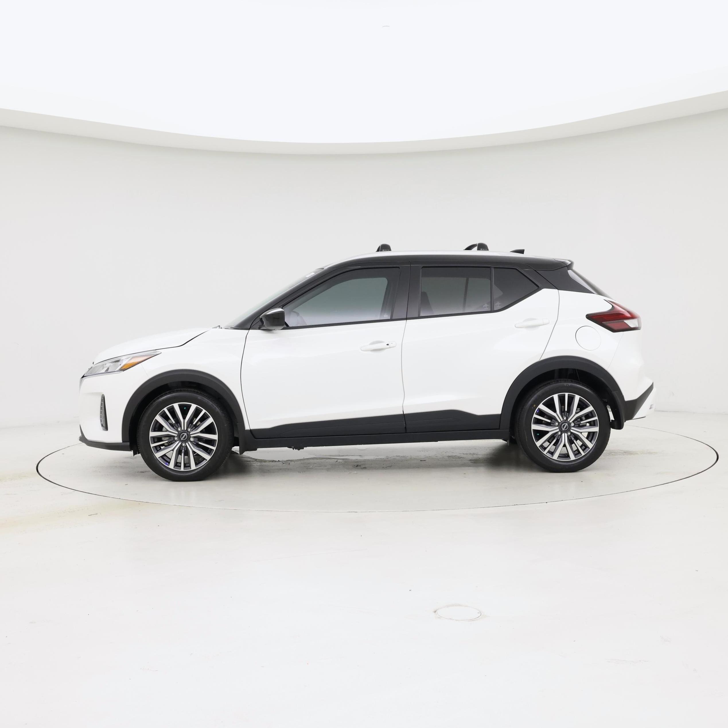 Thumbnail: 2023 Nissan Kicks - 3