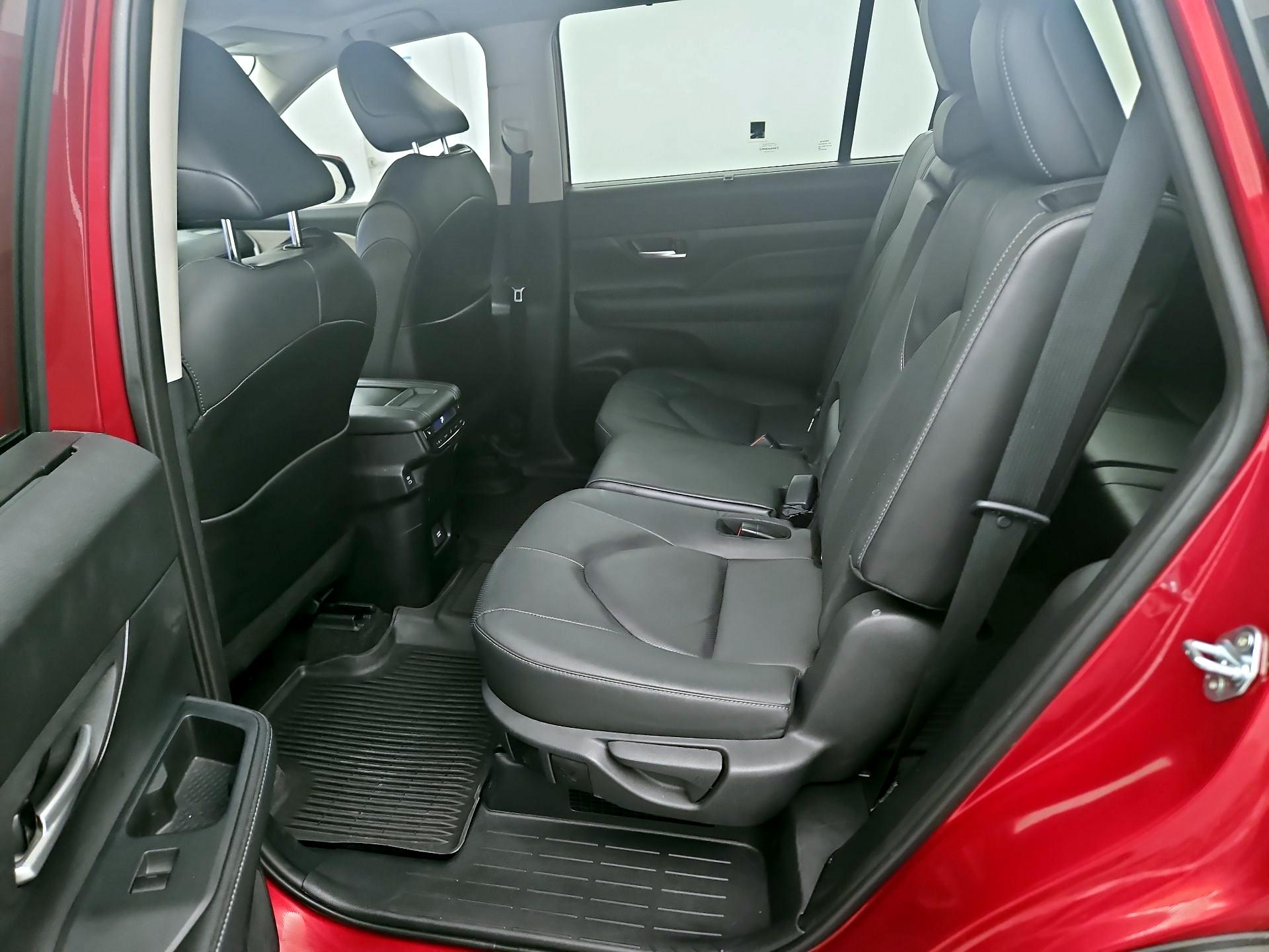 Thumbnail: 2024 Toyota Grand Highlander - 16
