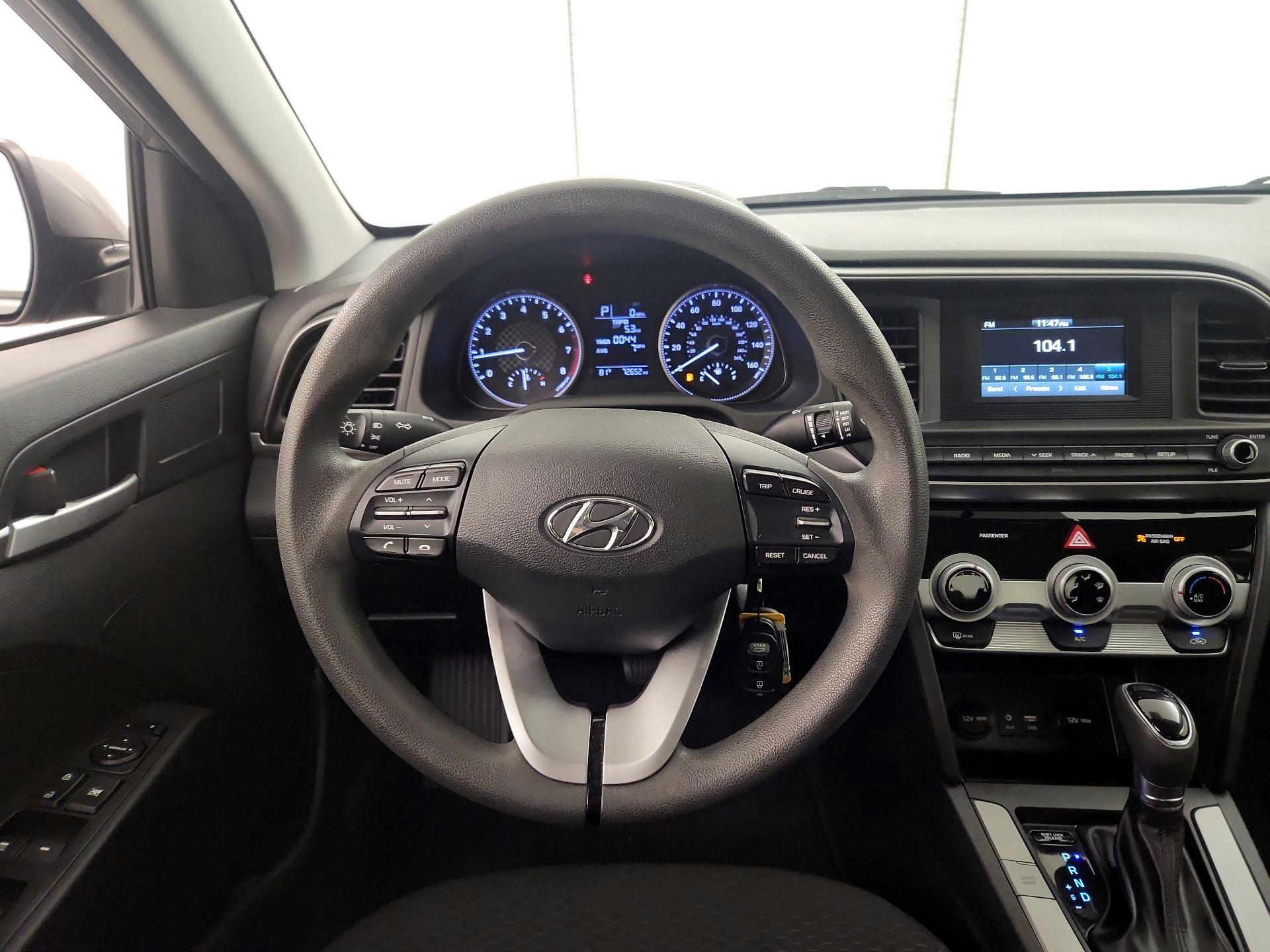 Thumbnail: 2019 Hyundai Elantra - 10