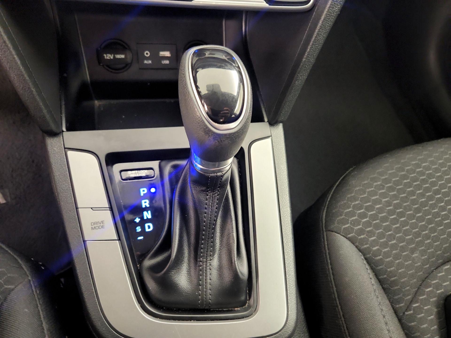 Thumbnail: 2019 Hyundai Elantra - 17