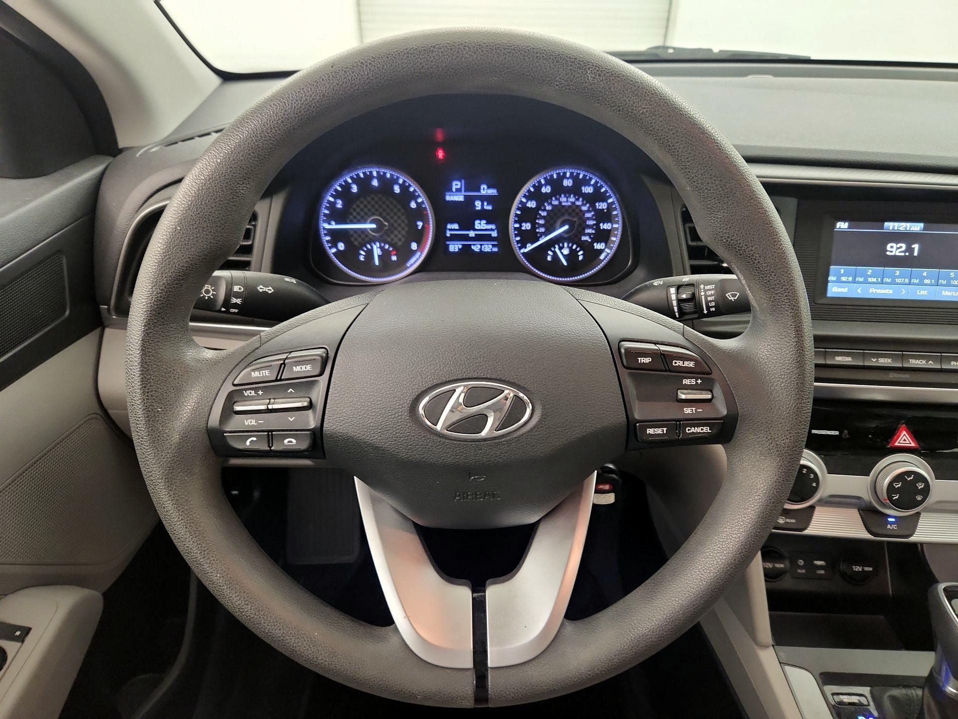 Thumbnail: 2019 Hyundai Elantra - 10