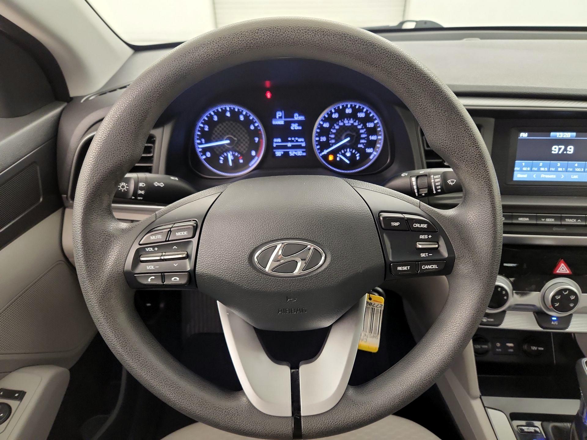 Thumbnail: 2019 Hyundai Elantra - 10