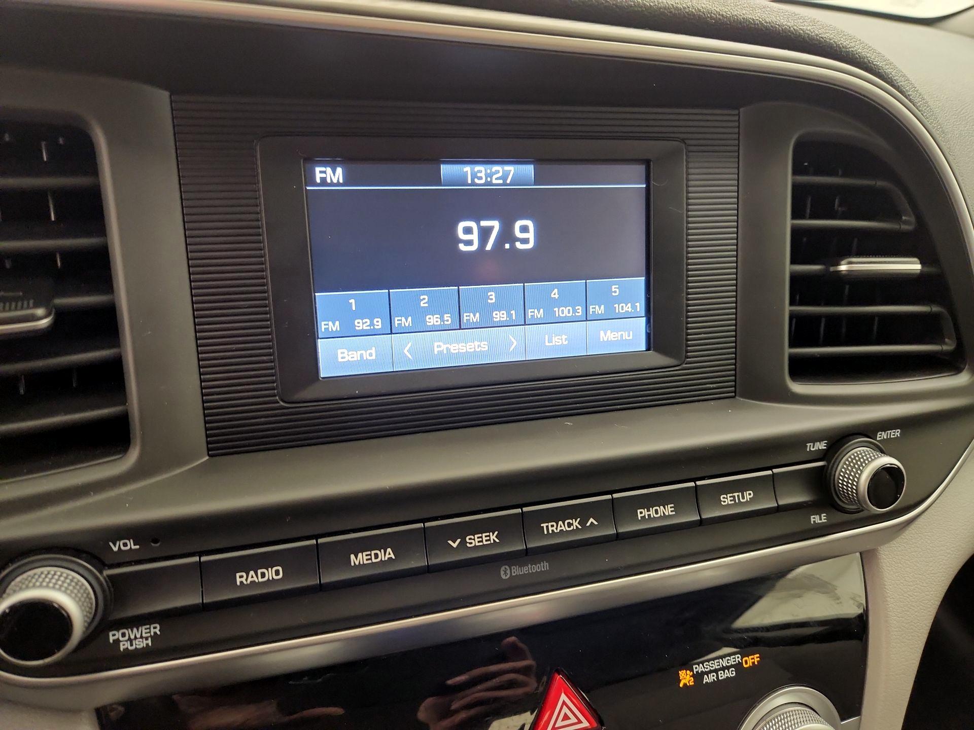 Thumbnail: 2019 Hyundai Elantra - 15