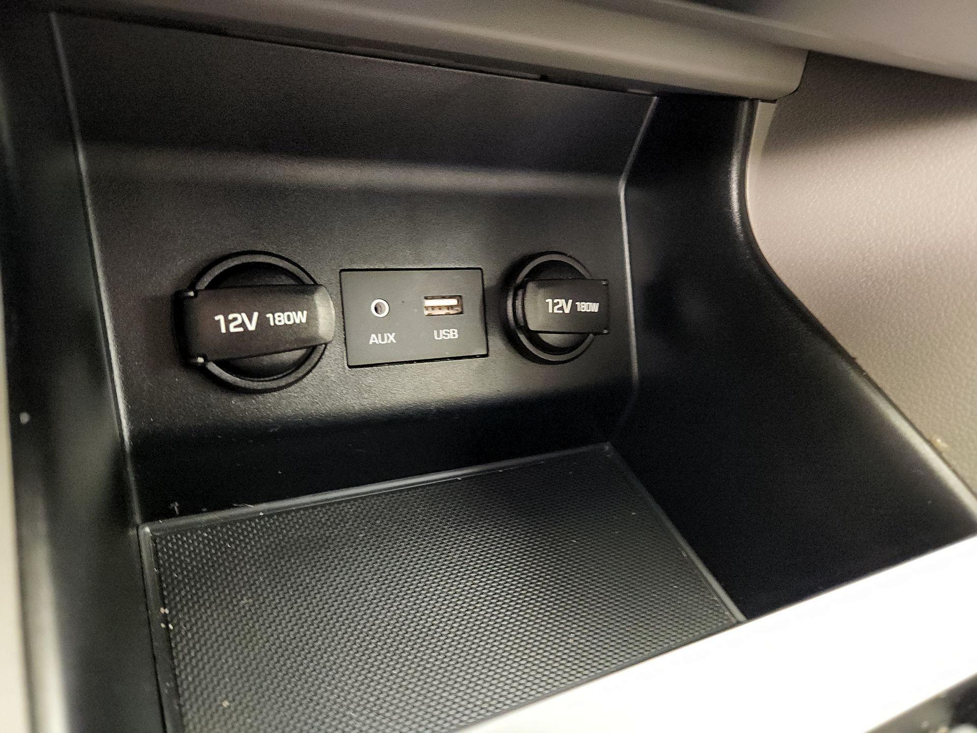 Thumbnail: 2019 Hyundai Elantra - 18