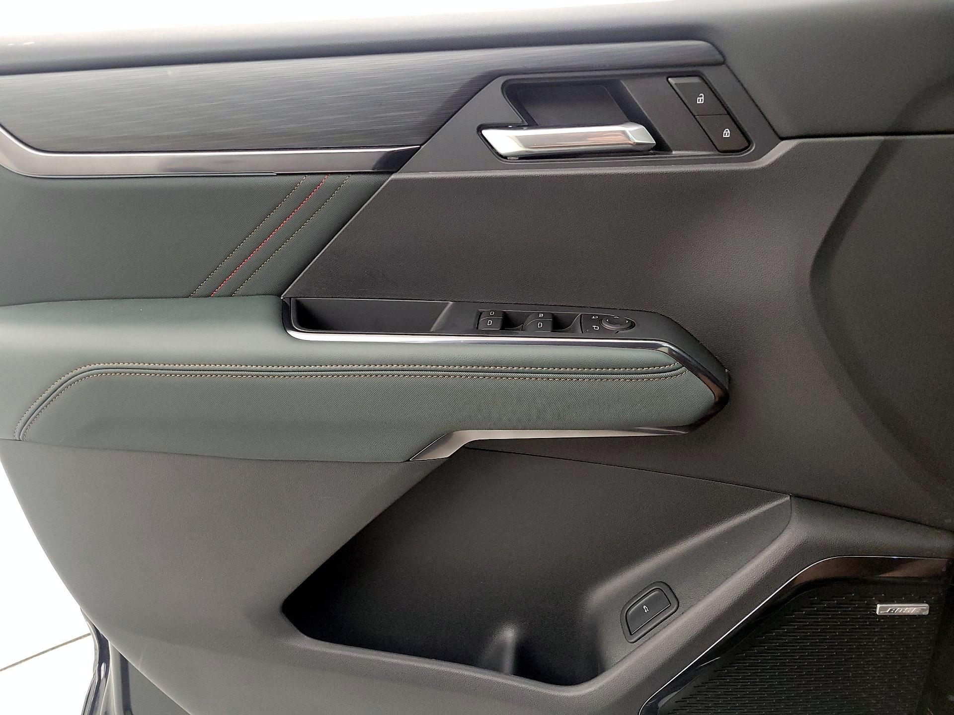 Thumbnail: 2025 GMC Acadia - 12