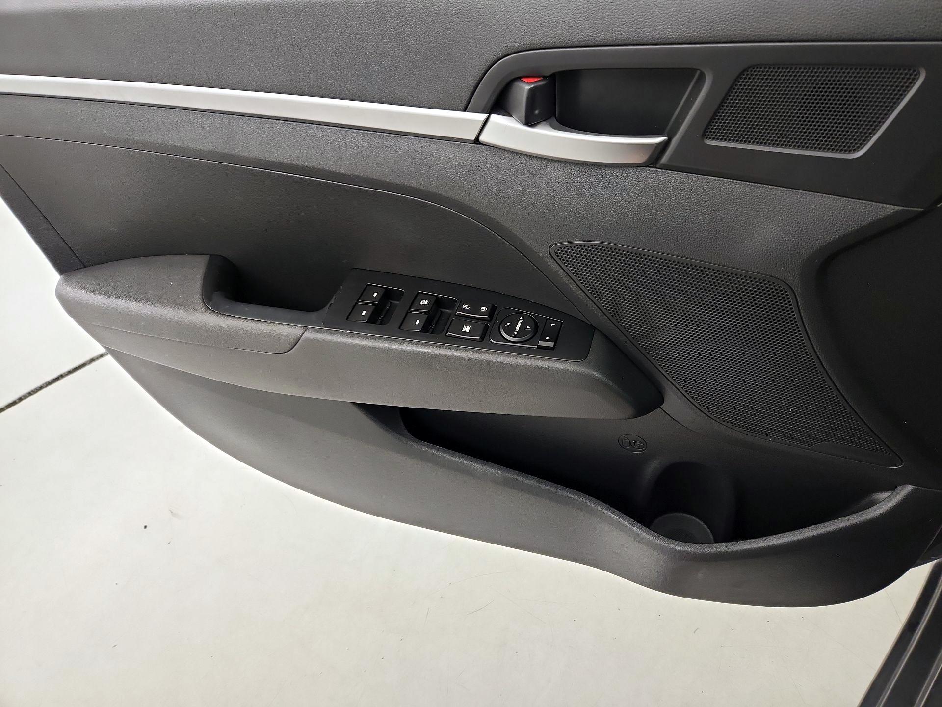 Thumbnail: 2019 Hyundai Elantra - 12
