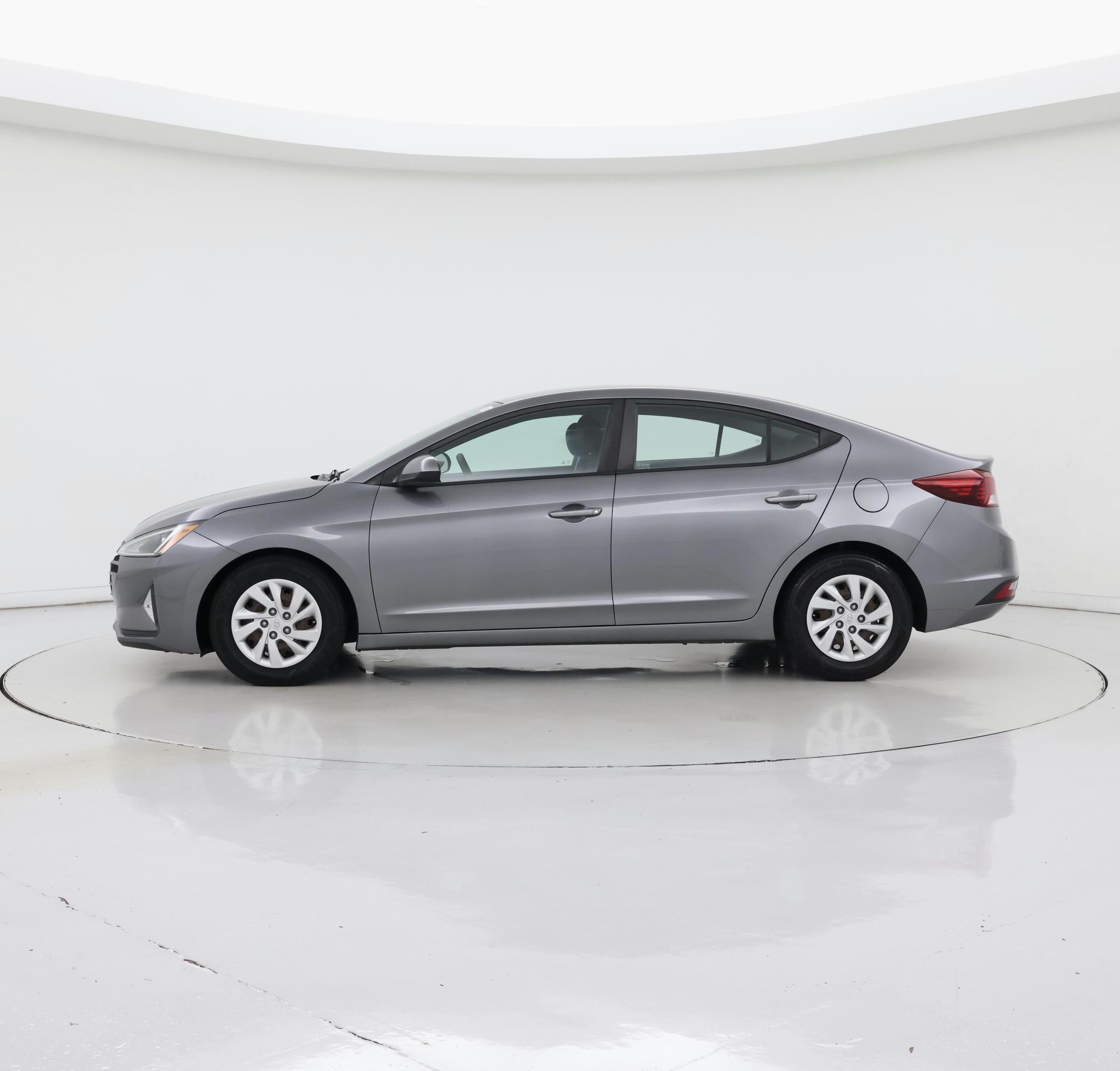 Thumbnail: 2019 Hyundai Elantra - 3