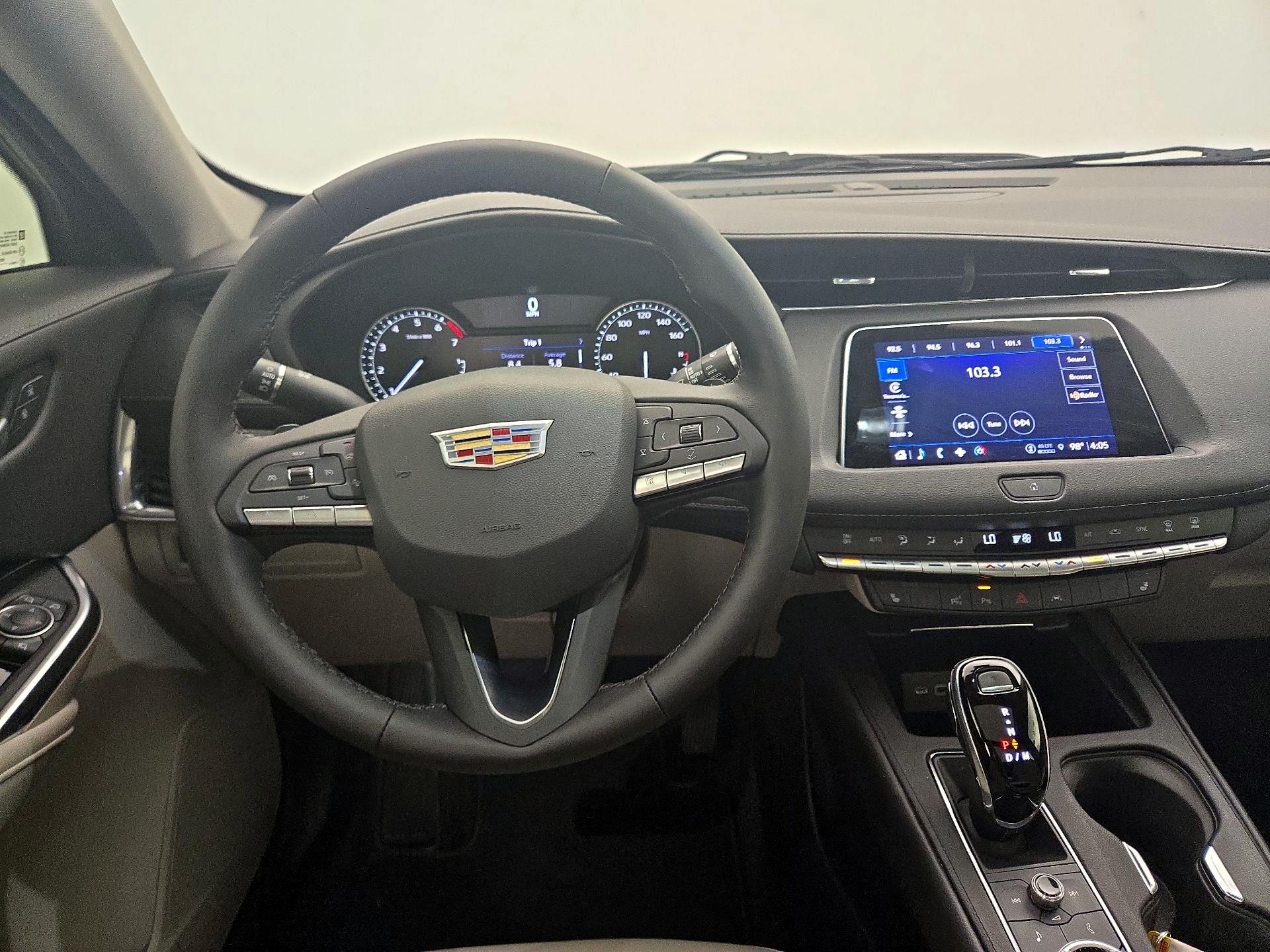 Thumbnail: 2022 Cadillac XT4 - 10