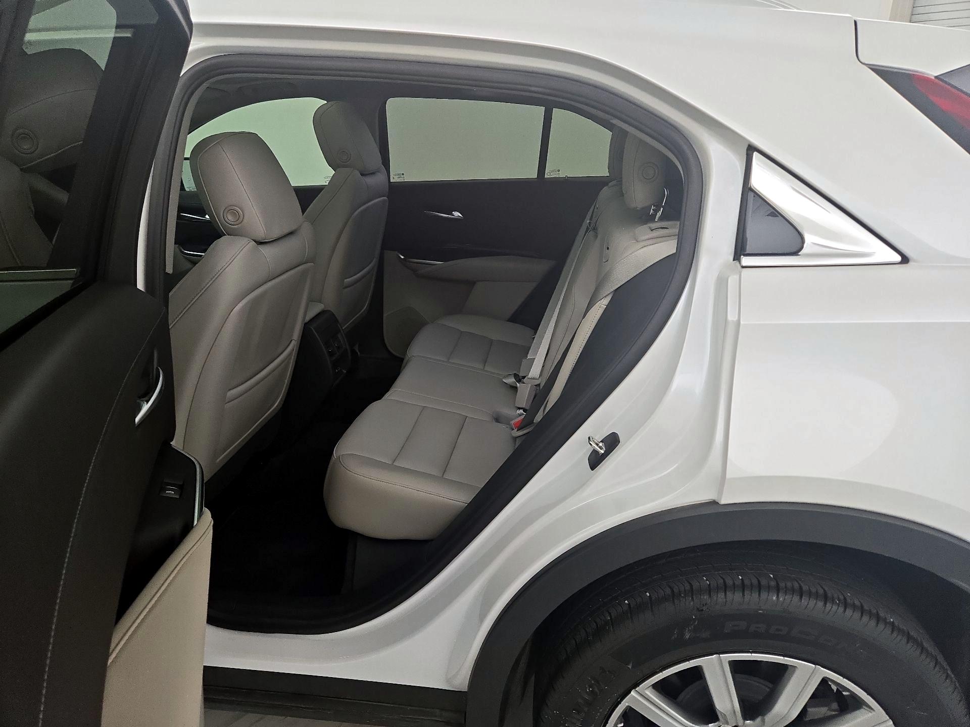 Thumbnail: 2022 Cadillac XT4 - 20