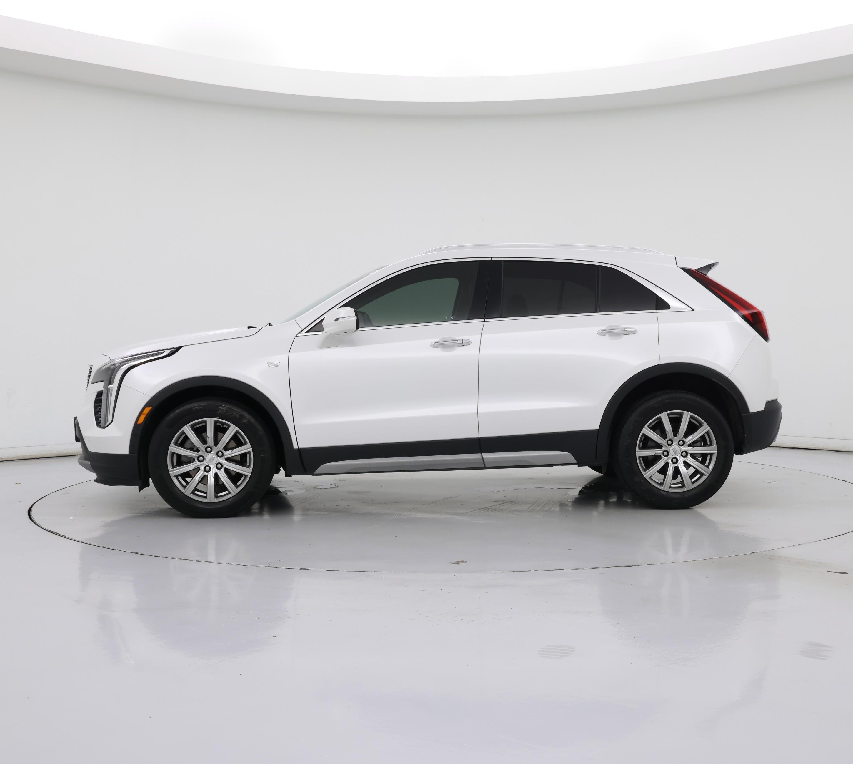 Thumbnail: 2022 Cadillac XT4 - 3
