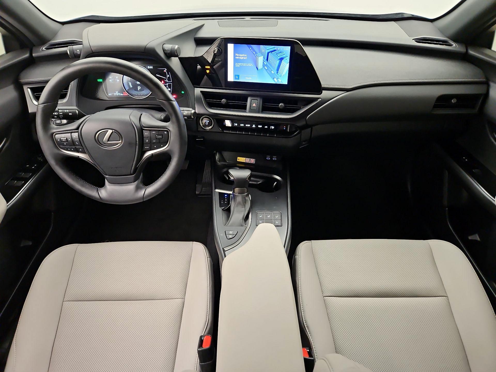 Thumbnail: 2023 Lexus UX - 9