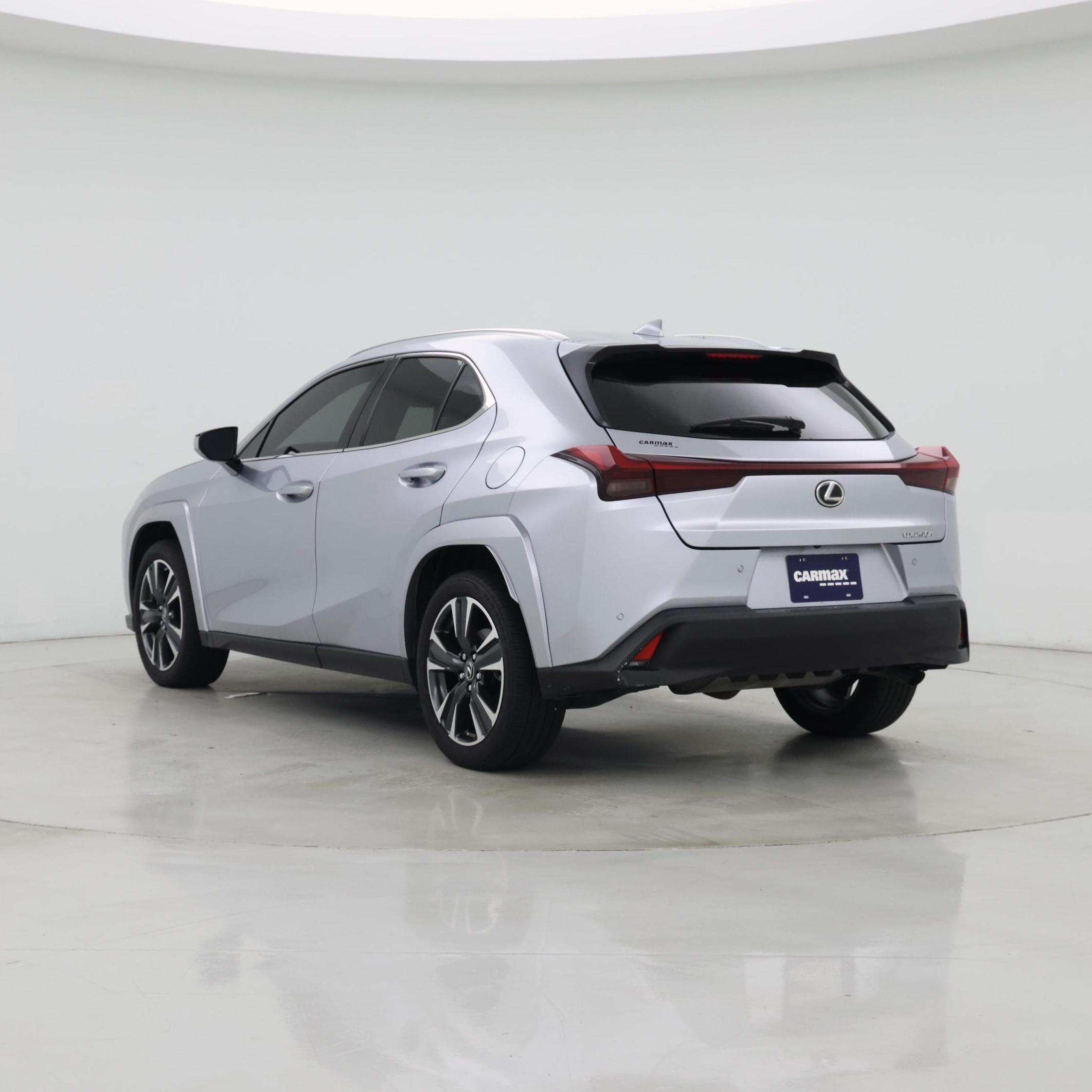 Thumbnail: 2023 Lexus UX - 2