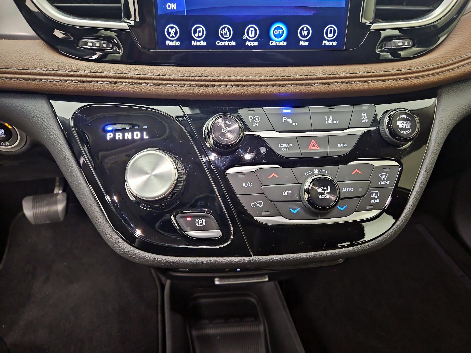 Thumbnail: 2017 Chrysler Pacifica - 18