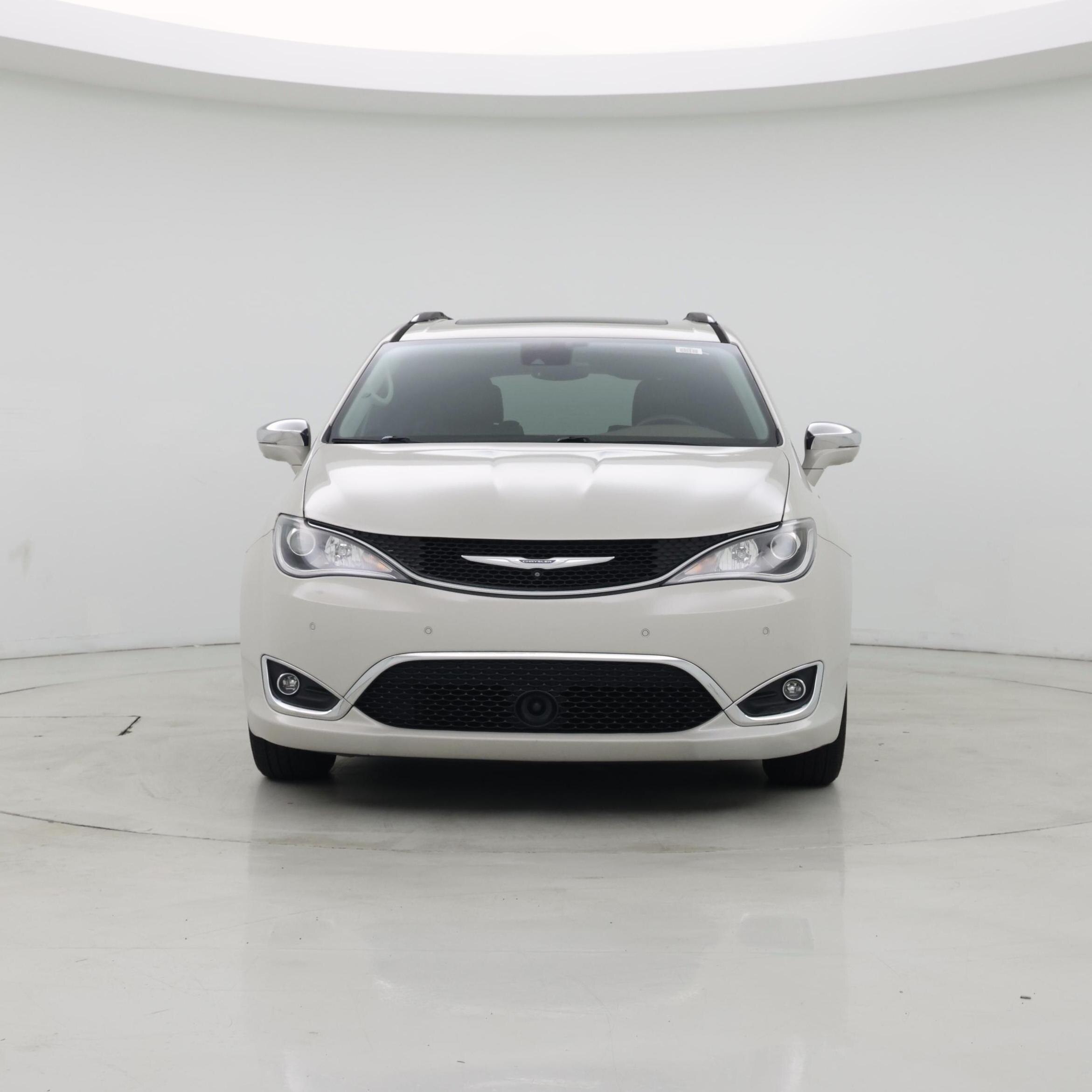 Thumbnail: 2017 Chrysler Pacifica - 5