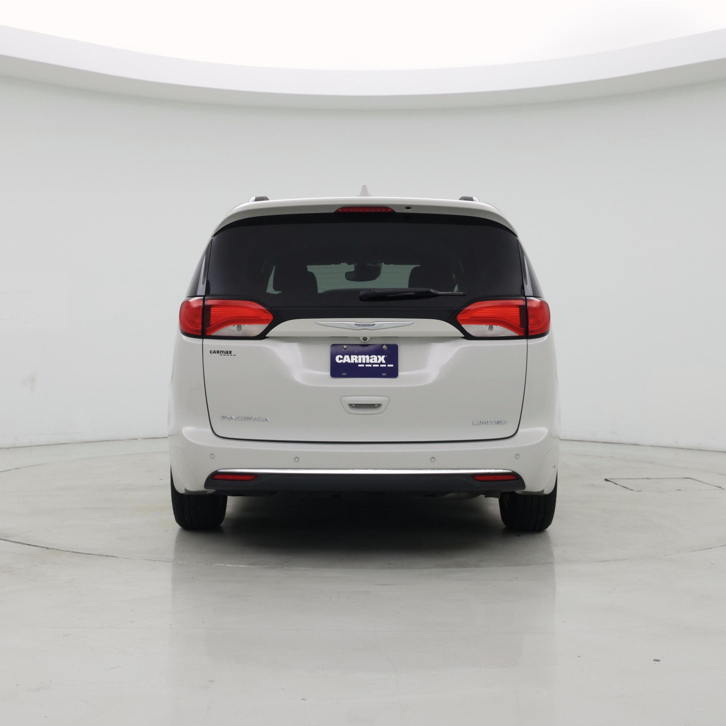 Thumbnail: 2017 Chrysler Pacifica - 6