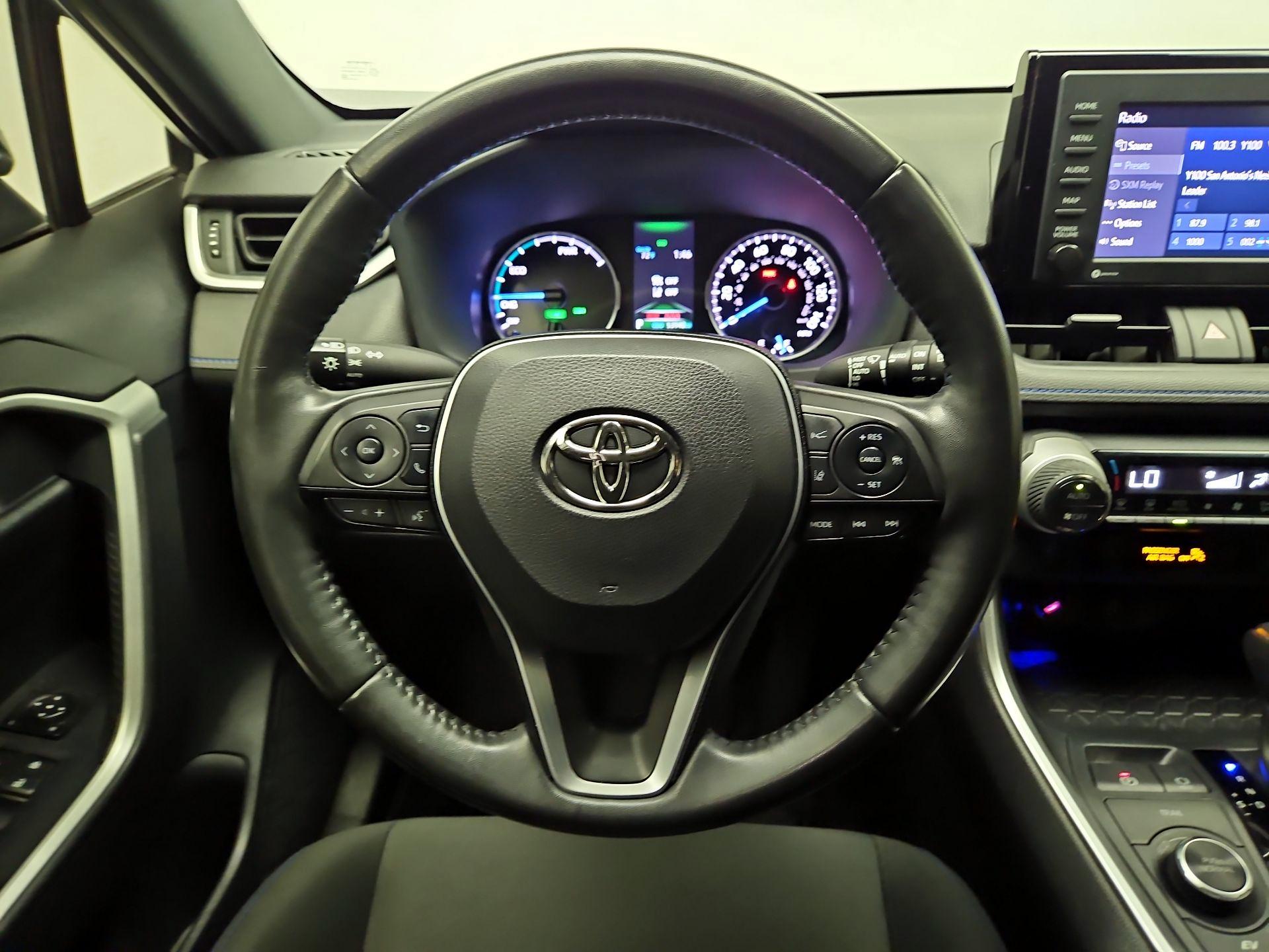 Thumbnail: 2022 Toyota RAV4 - 10