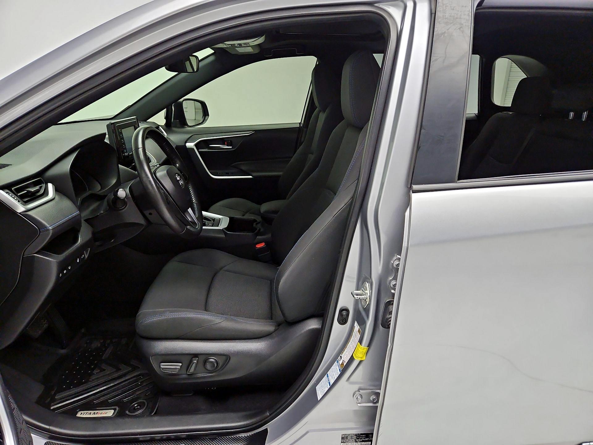 Thumbnail: 2022 Toyota RAV4 - 11