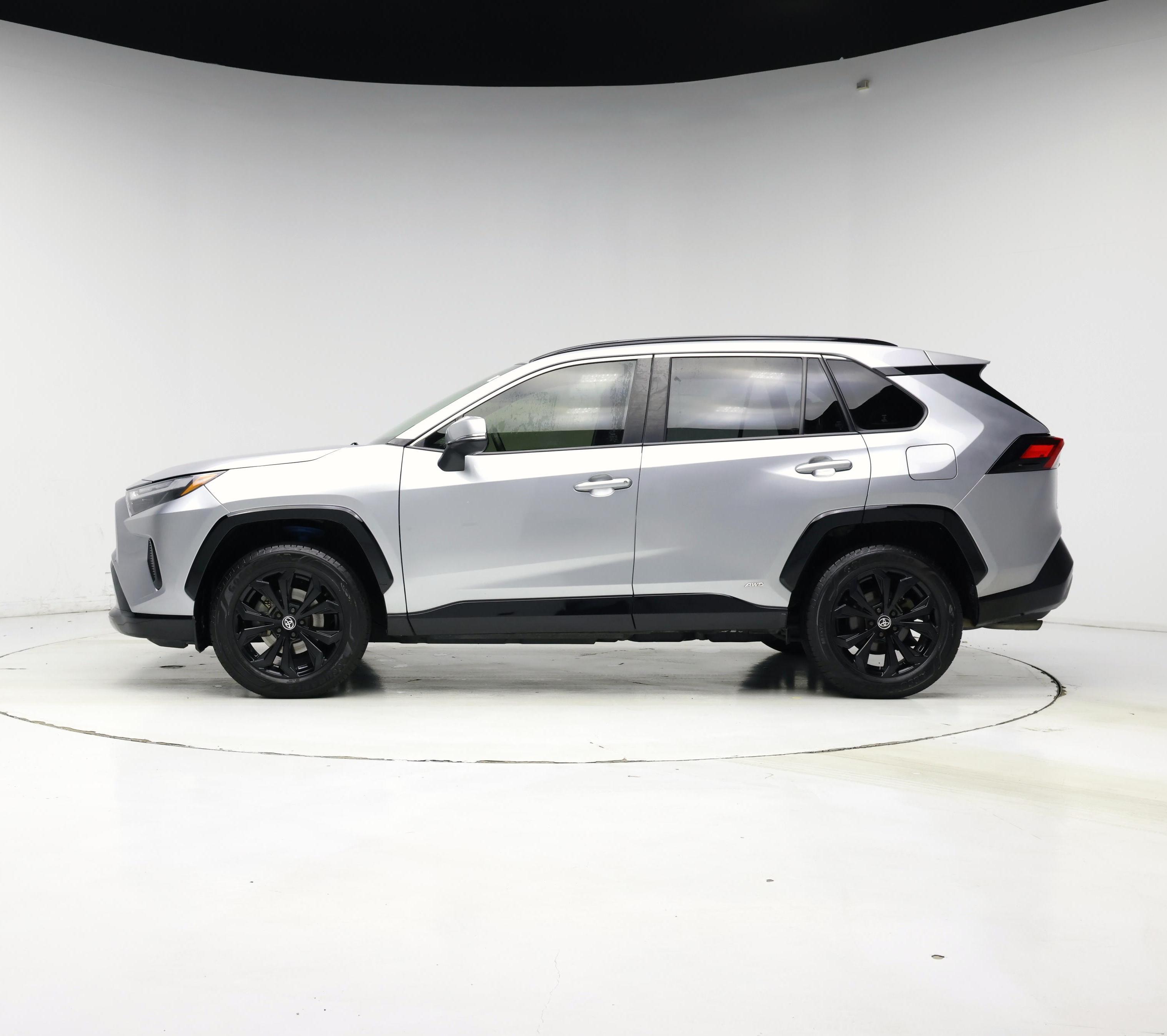 Thumbnail: 2022 Toyota RAV4 - 3