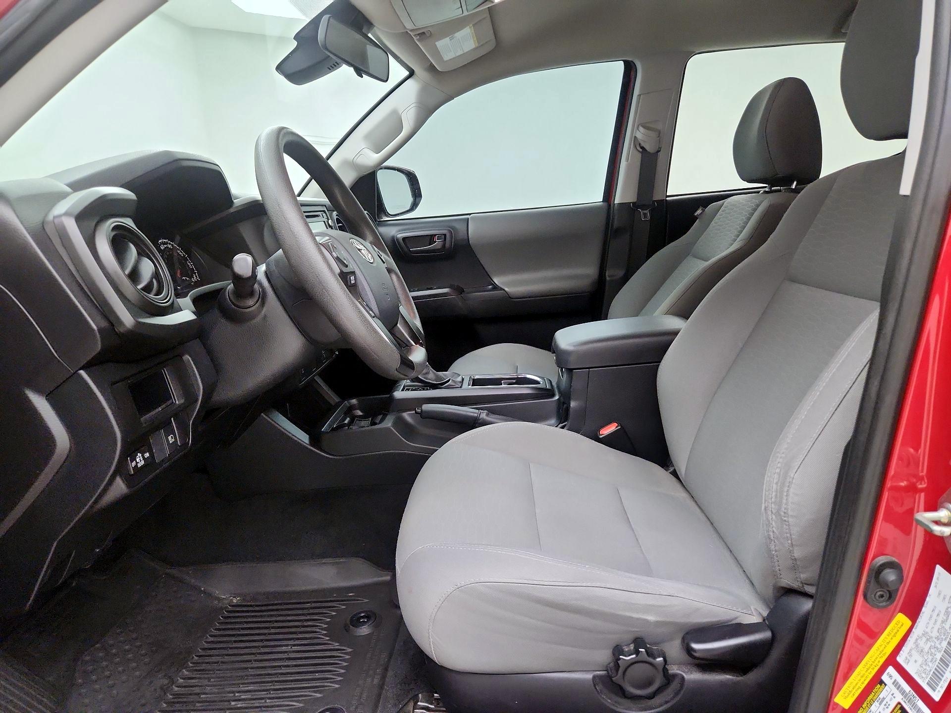 Thumbnail: 2019 Toyota Tacoma - 11