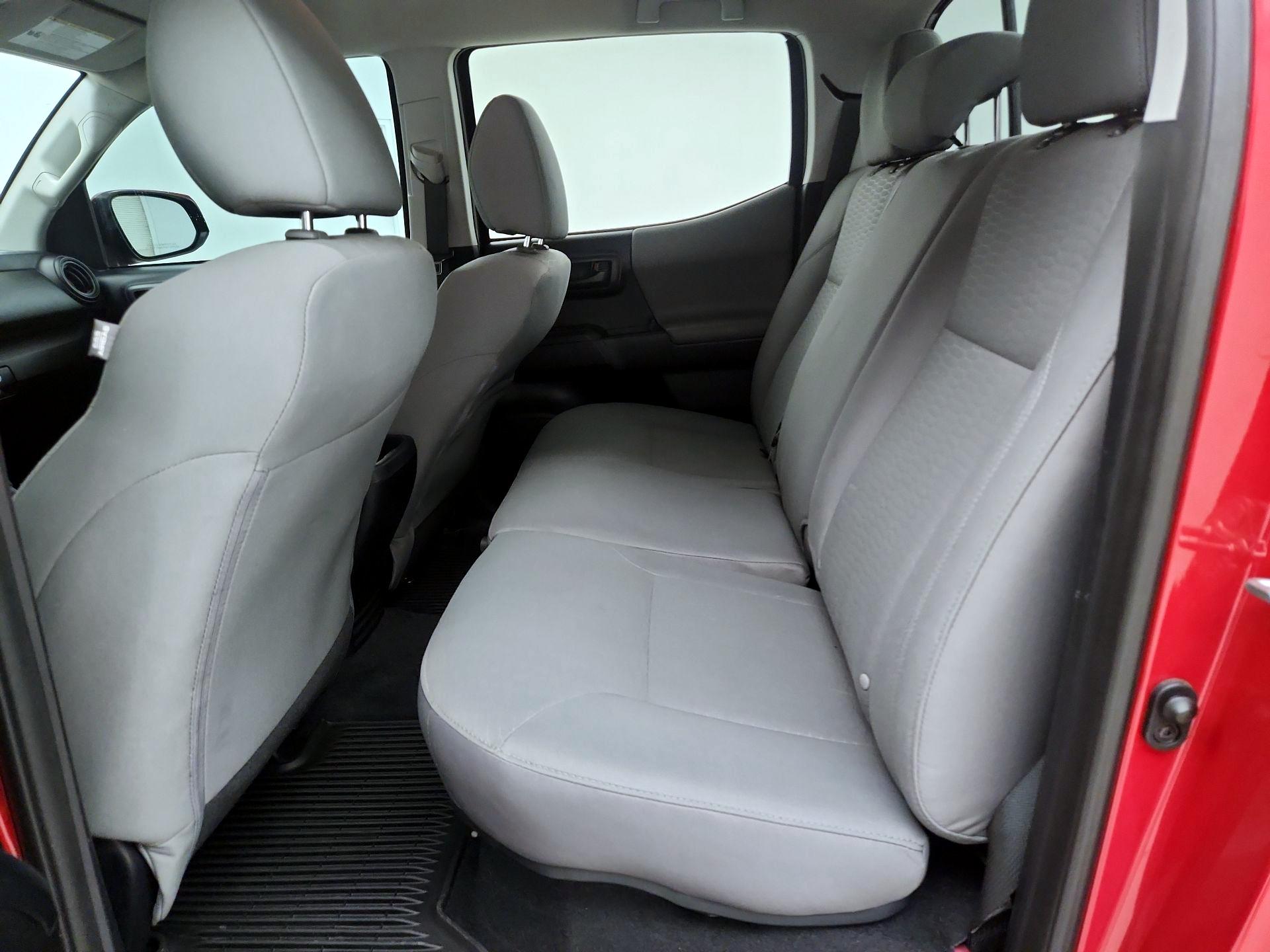 Thumbnail: 2019 Toyota Tacoma - 19