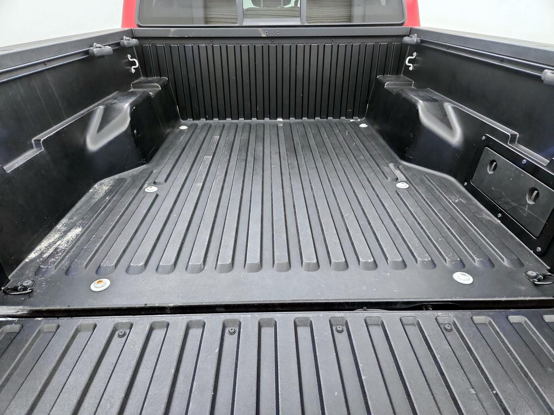 Thumbnail: 2019 Toyota Tacoma - 20