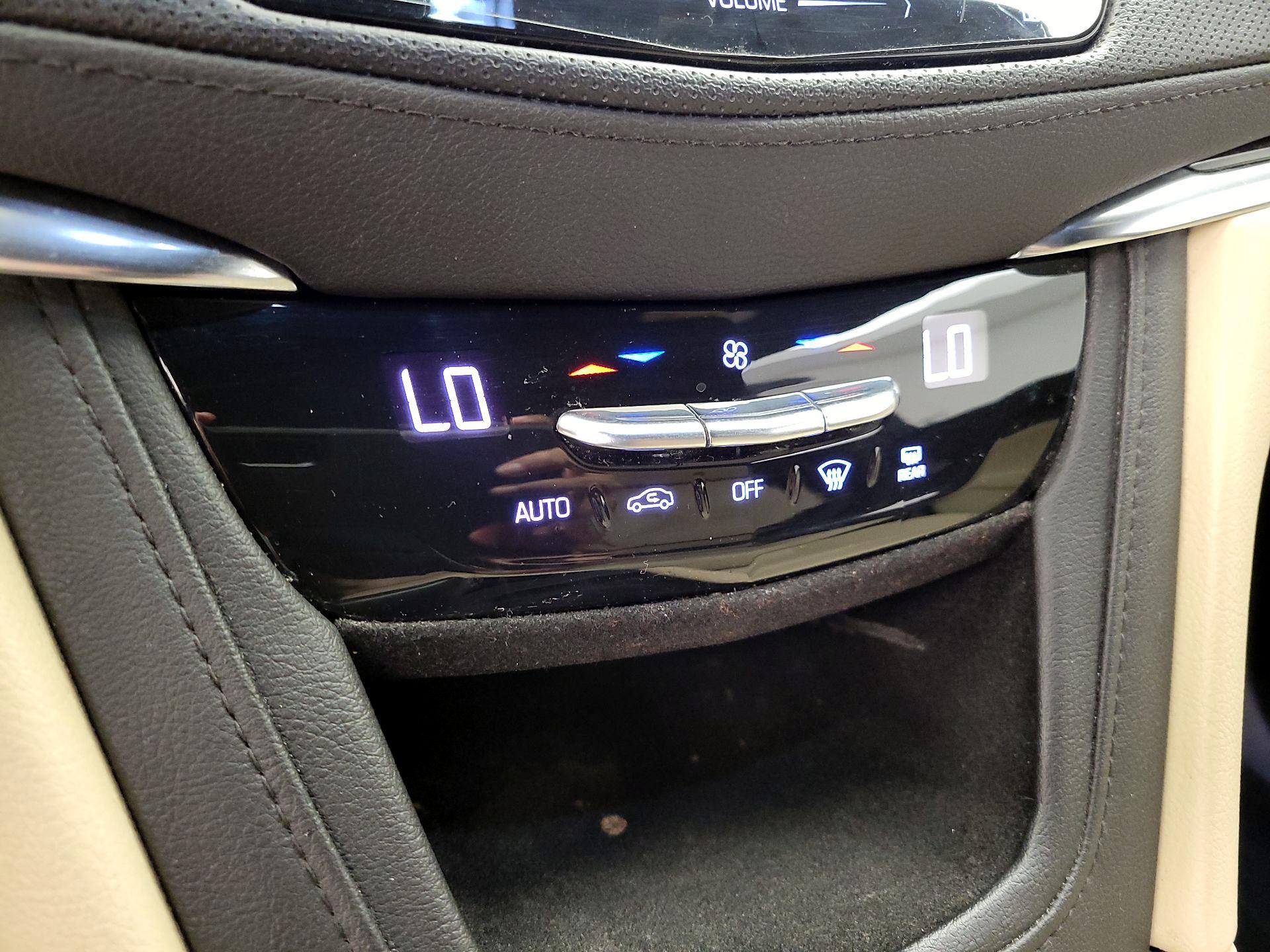 Thumbnail: 2019 Cadillac XT5 - 16