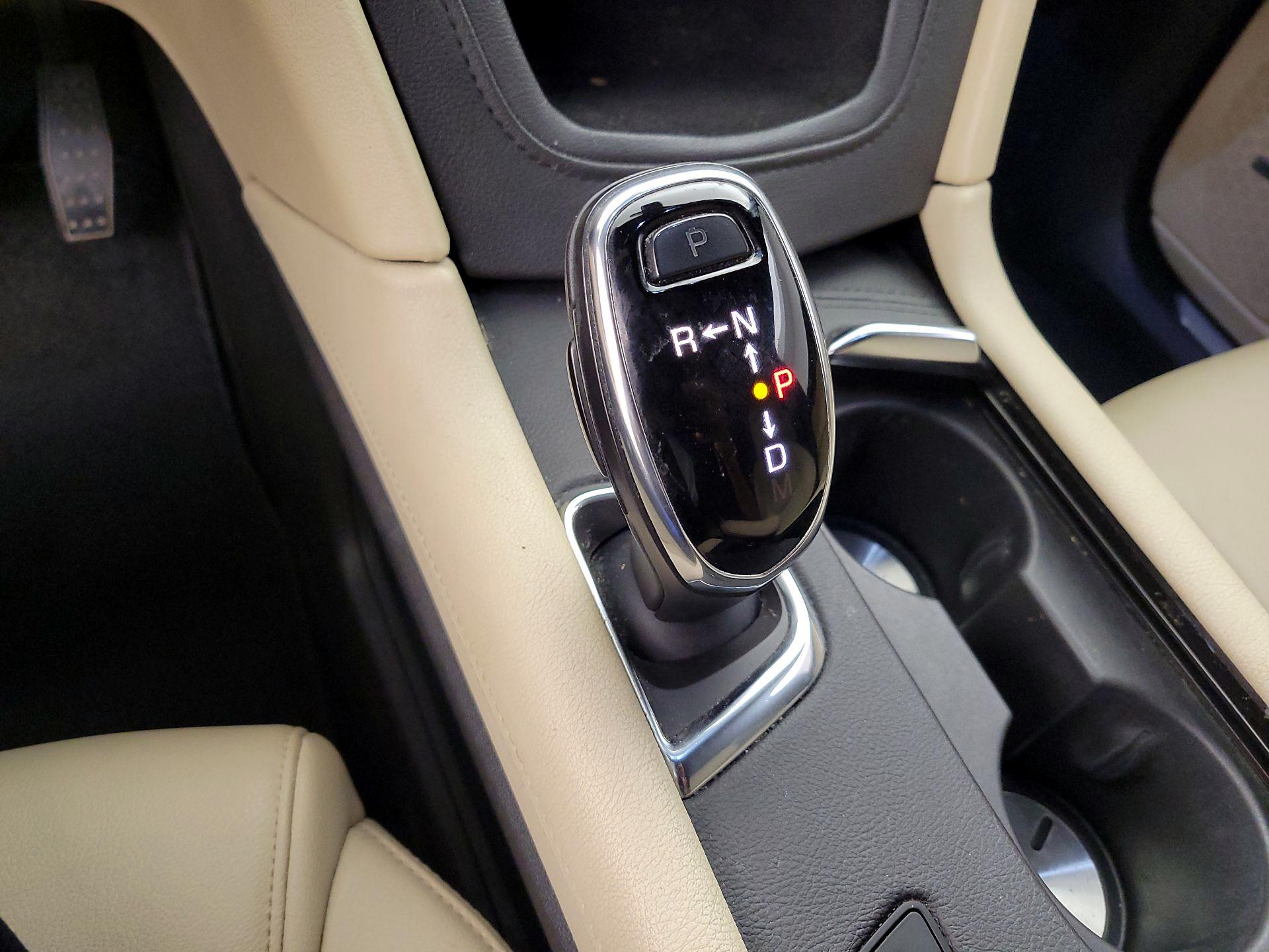 Thumbnail: 2019 Cadillac XT5 - 17