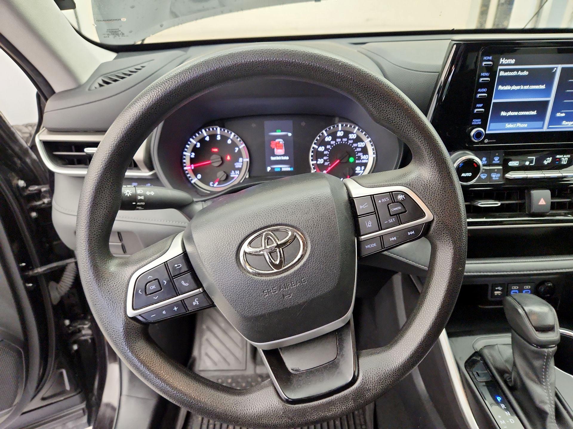 Thumbnail: 2022 Toyota Highlander - 10