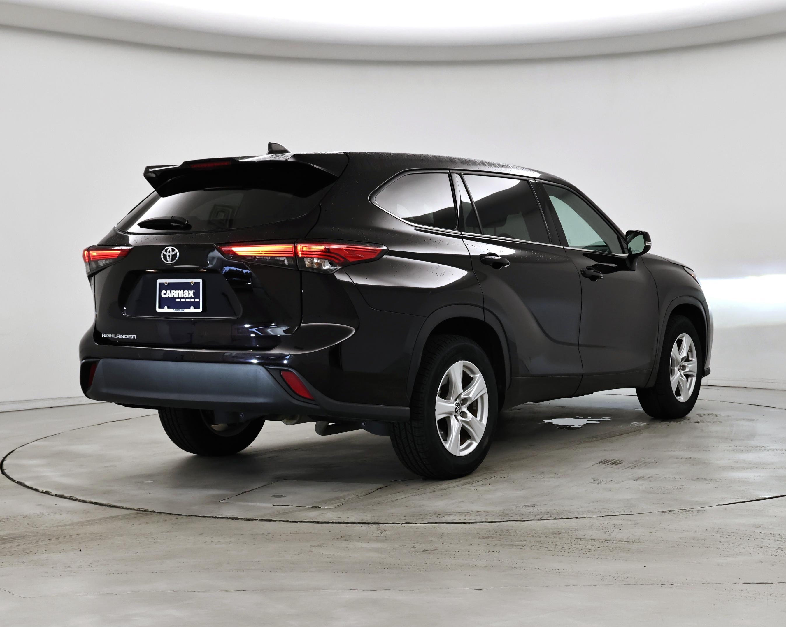 Thumbnail: 2022 Toyota Highlander - 8