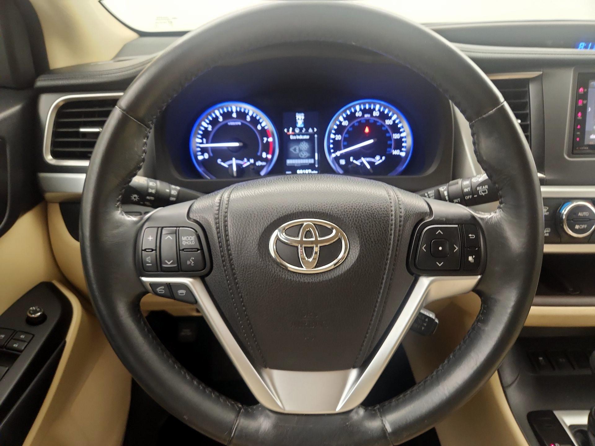 Thumbnail: 2014 Toyota Highlander - 10