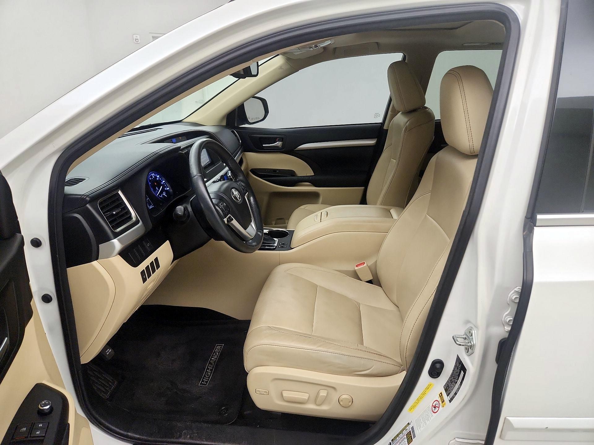 Thumbnail: 2014 Toyota Highlander - 11