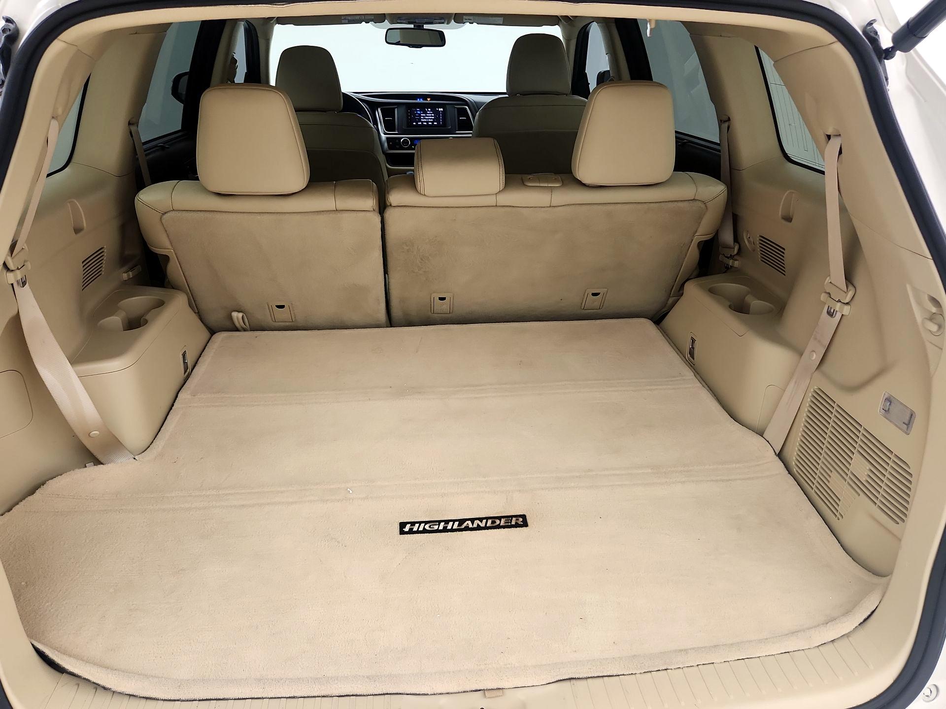 Thumbnail: 2014 Toyota Highlander - 16