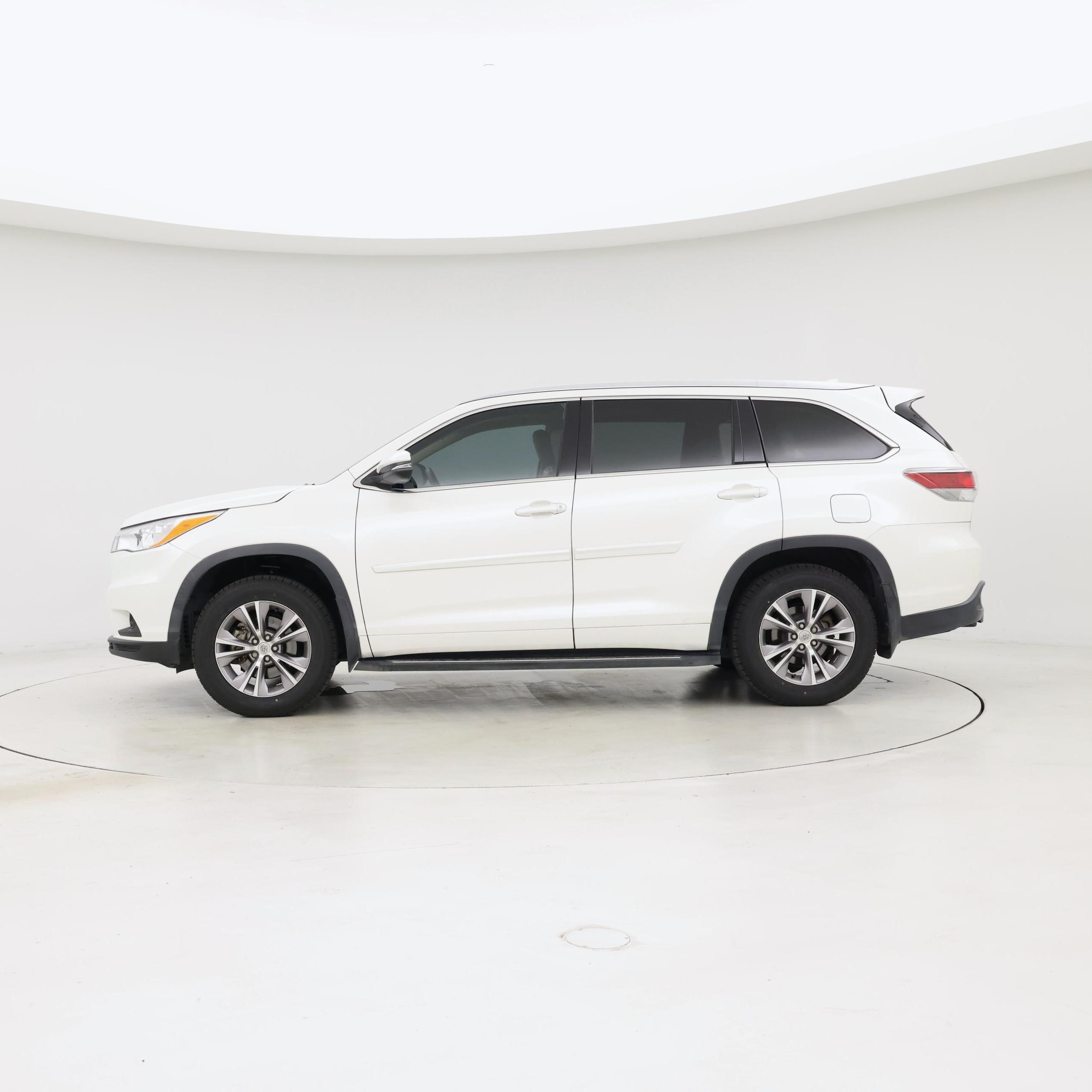 Thumbnail: 2014 Toyota Highlander - 3