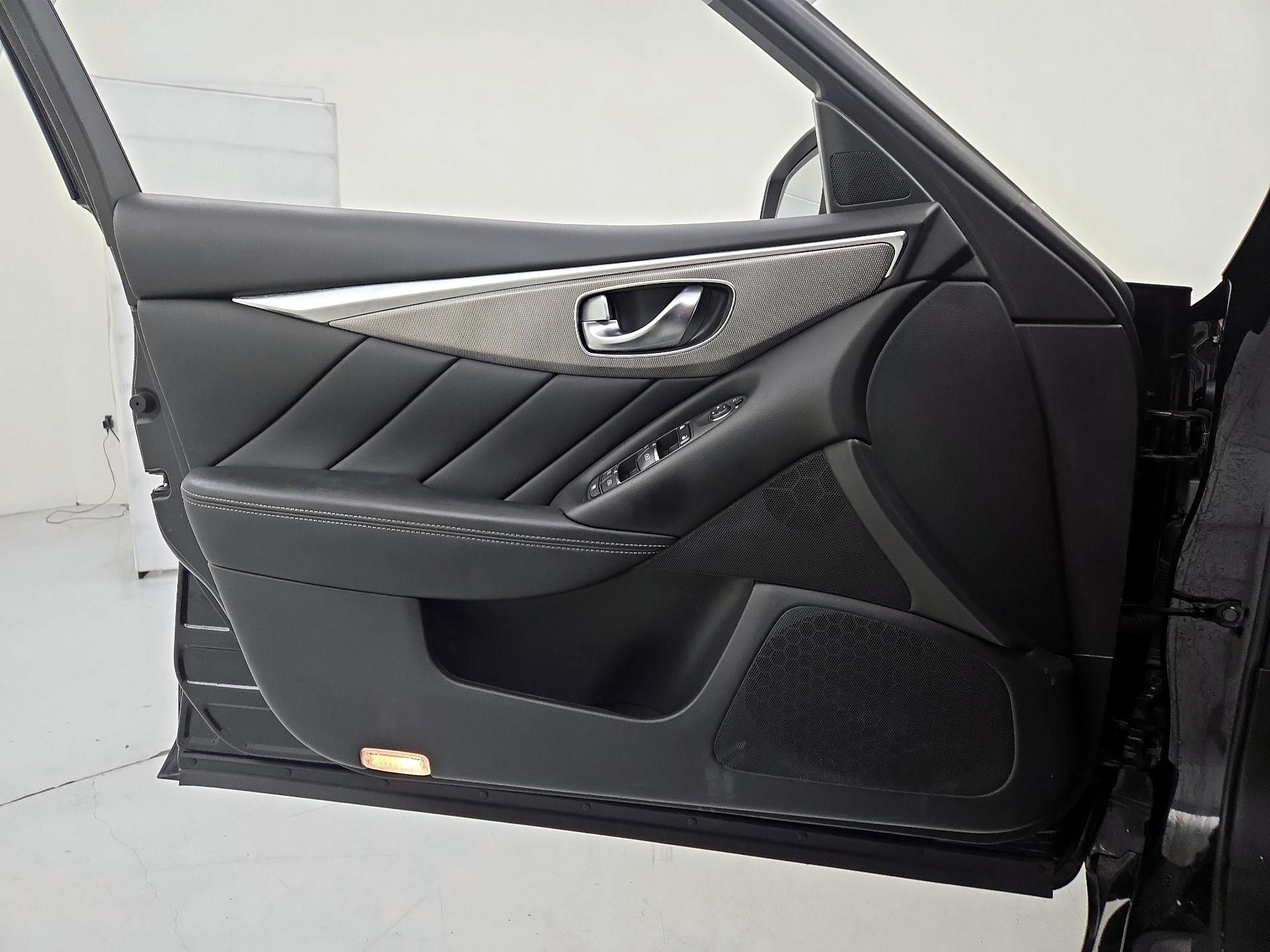 Thumbnail: 2016 INFINITI Q50 - 12