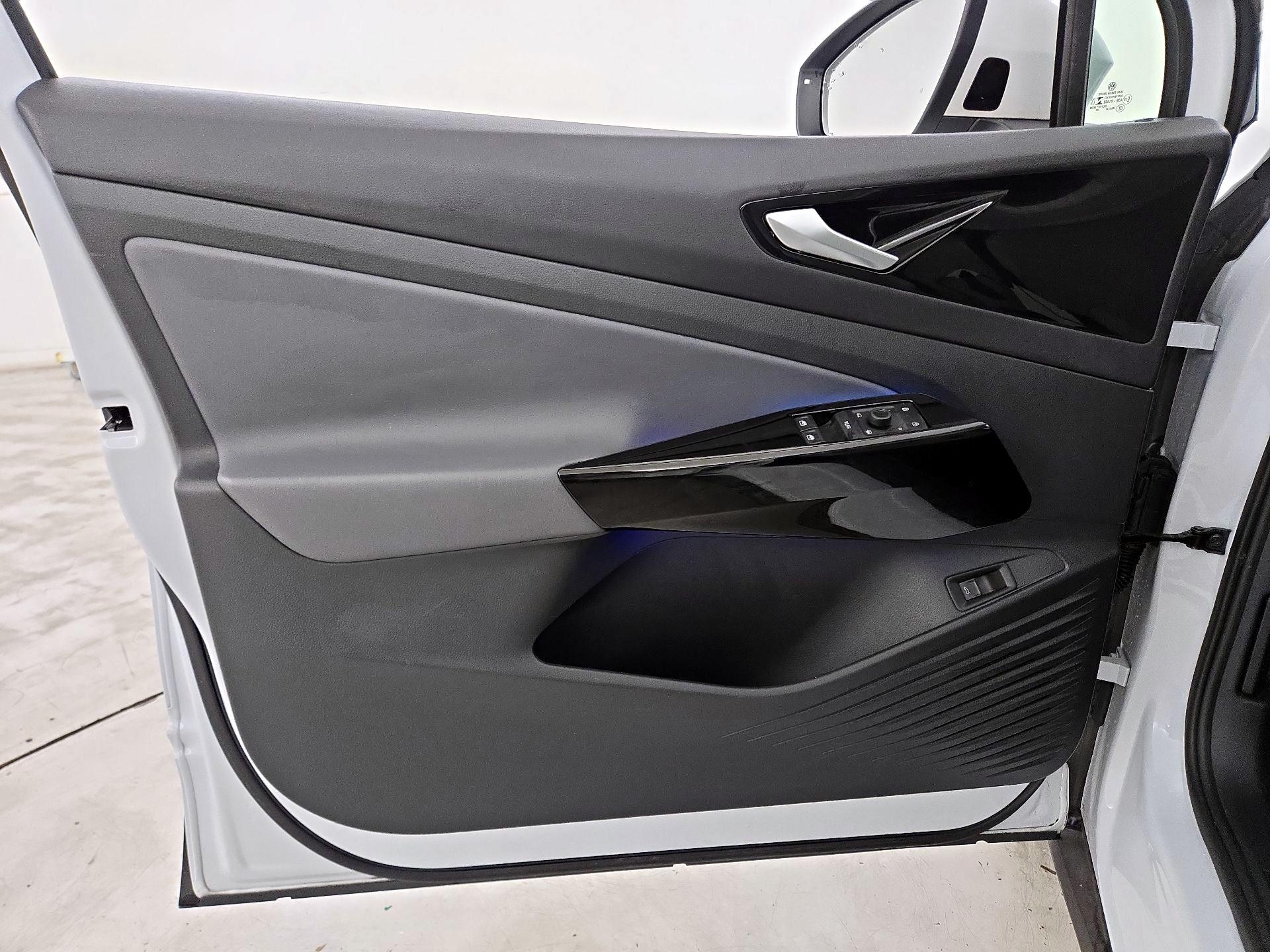 Thumbnail: 2021 Volkswagen ID.4 - 12