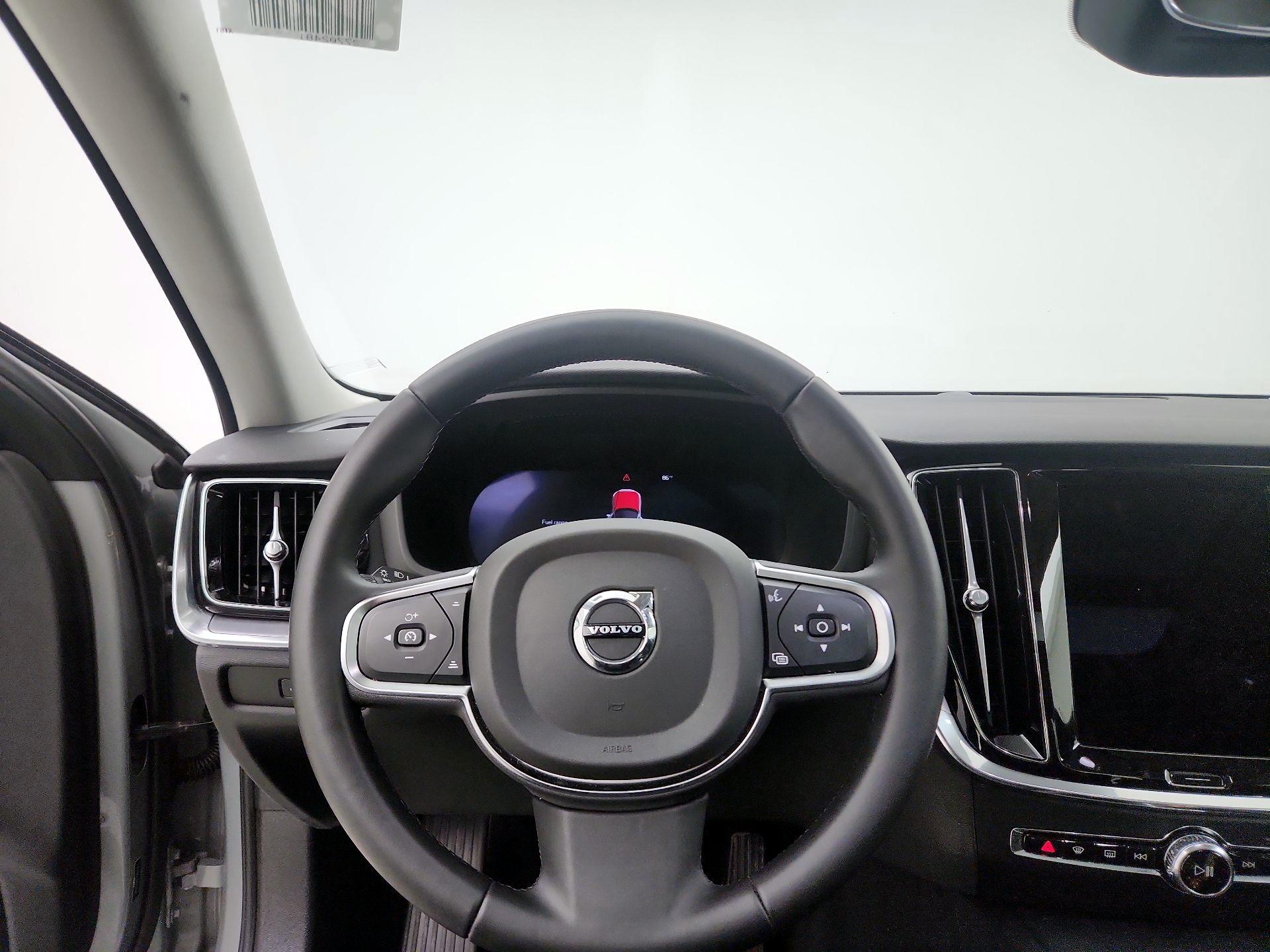 Thumbnail: 2024 Volvo S60 - 10