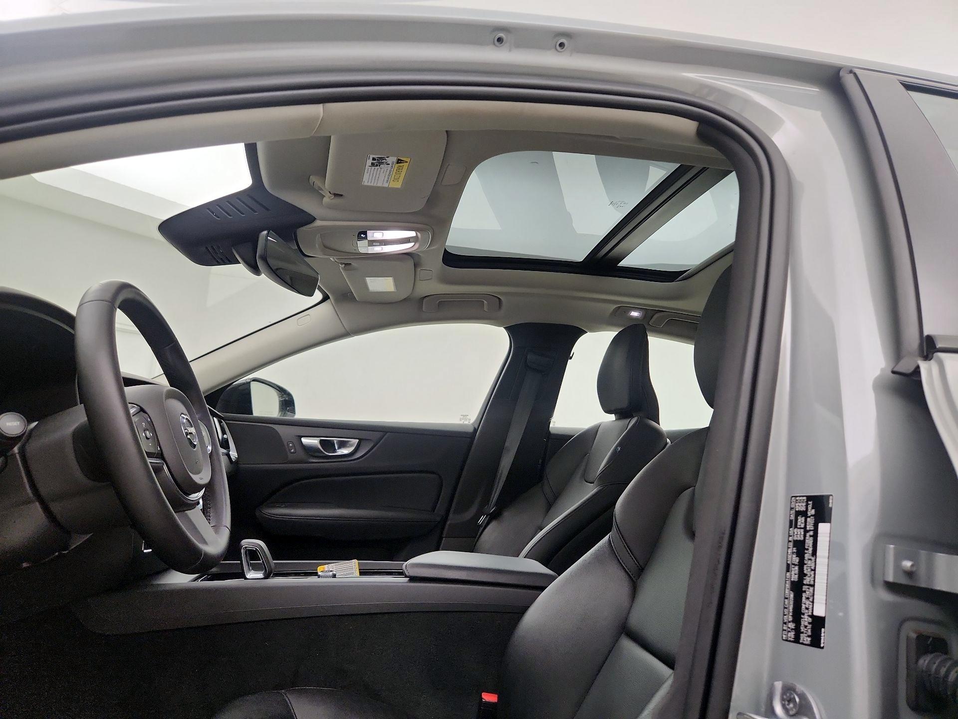 Thumbnail: 2024 Volvo S60 - 20