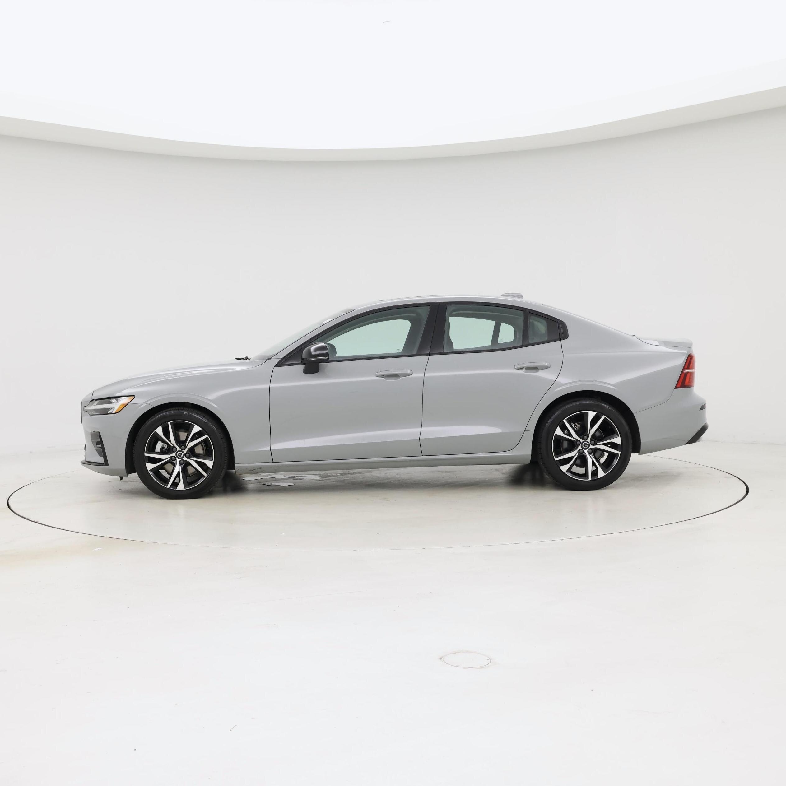 Thumbnail: 2024 Volvo S60 - 3
