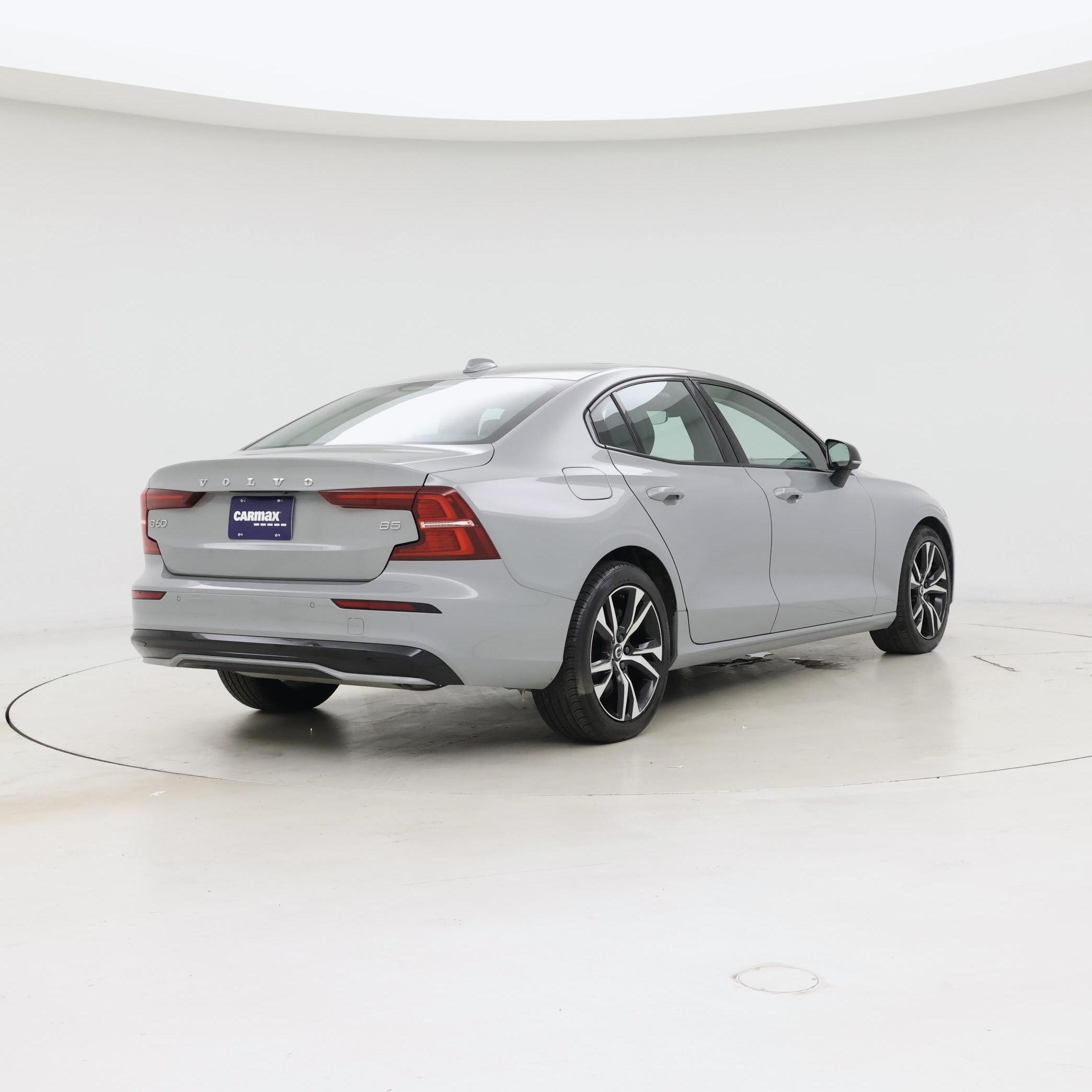 Thumbnail: 2024 Volvo S60 - 8