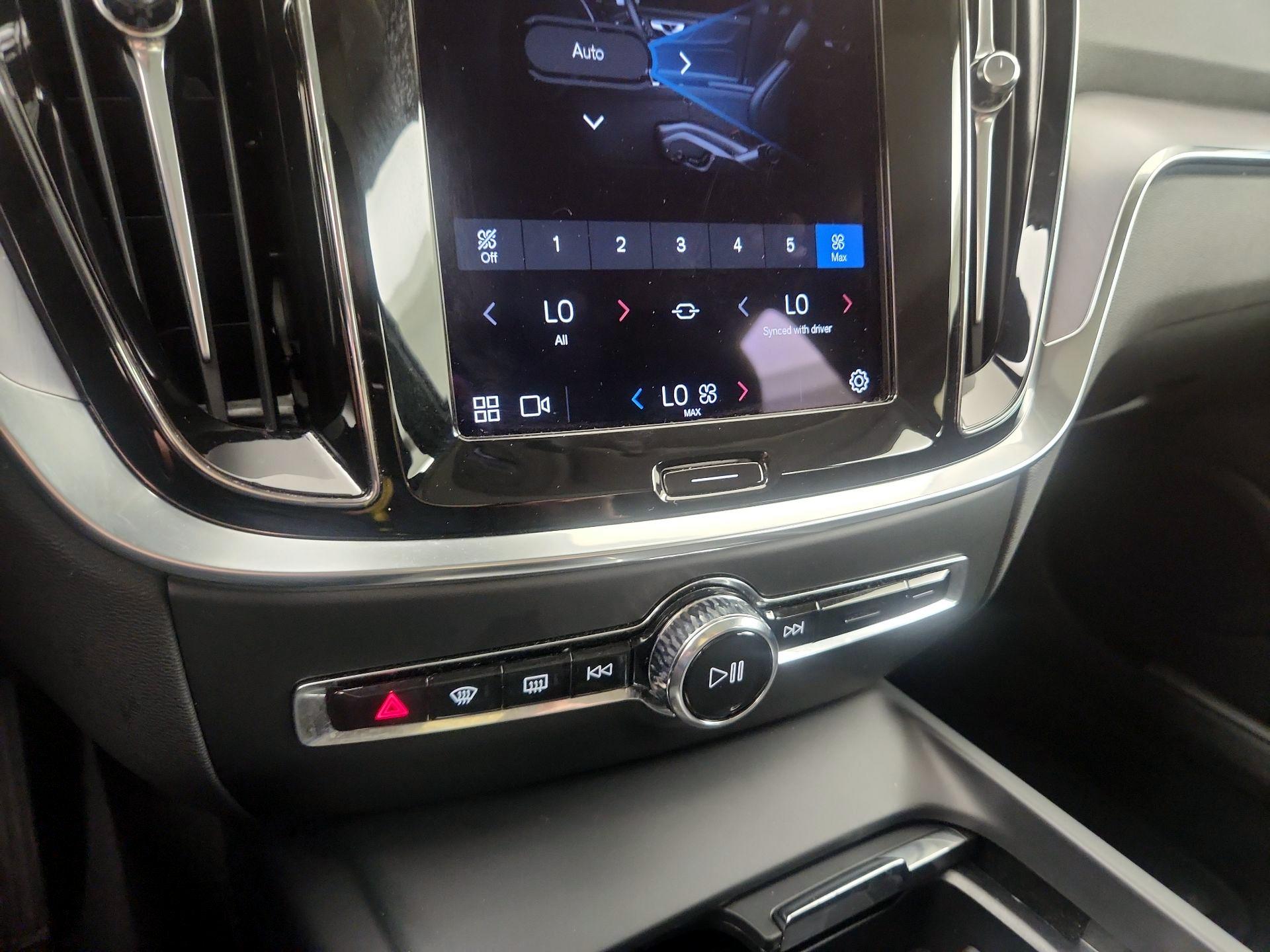 Thumbnail: 2024 Volvo S60 - 15